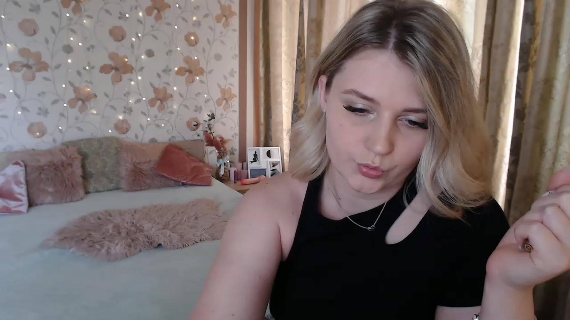 Gallery image thumbnail from Nice_Ass007's myfreecams stream on, 07/18/2023, 11:27 image 3 of 20