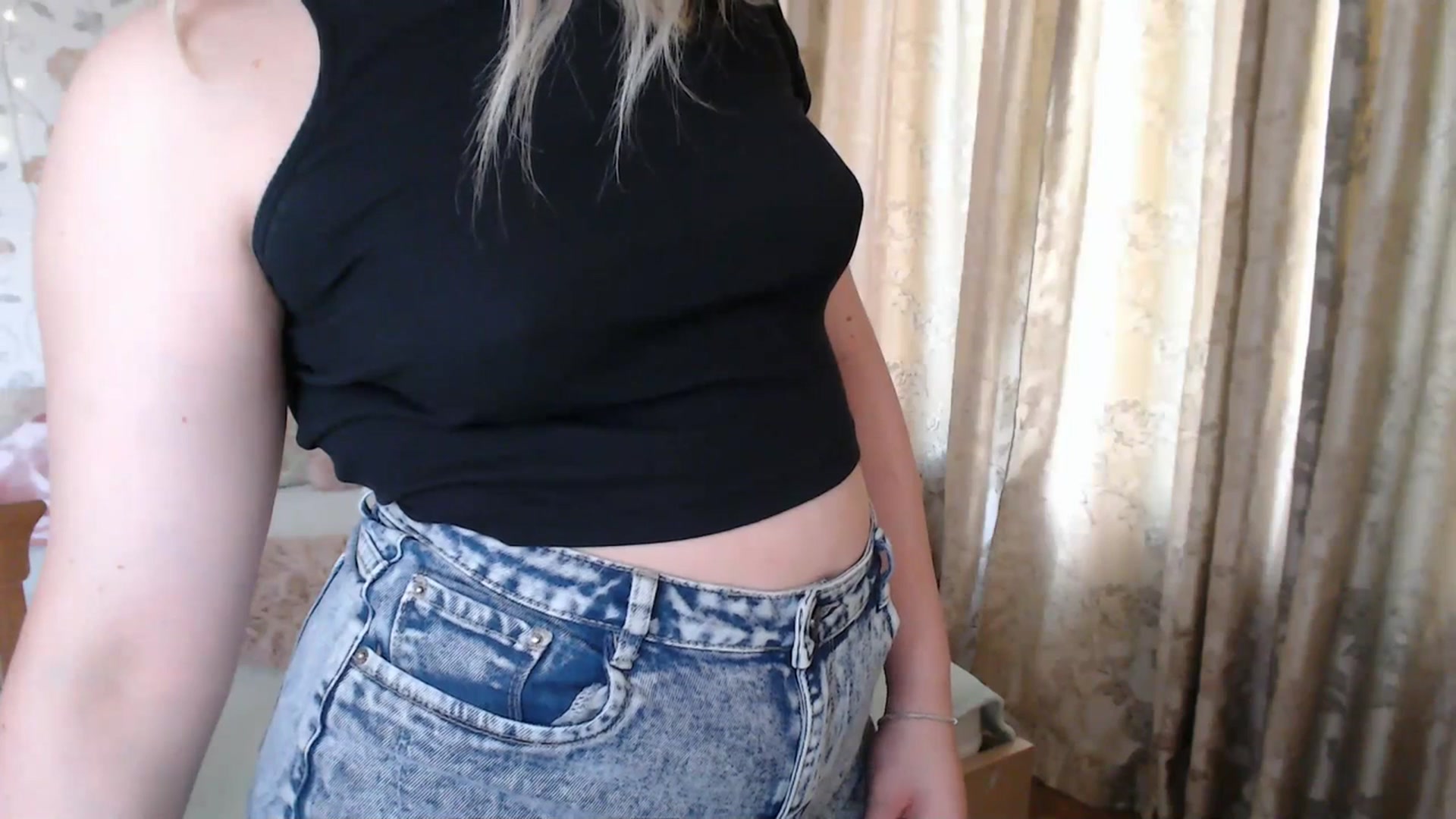Gallery image thumbnail from Nice_Ass007's myfreecams stream on, 07/18/2023, 12:17 image 10 of 20