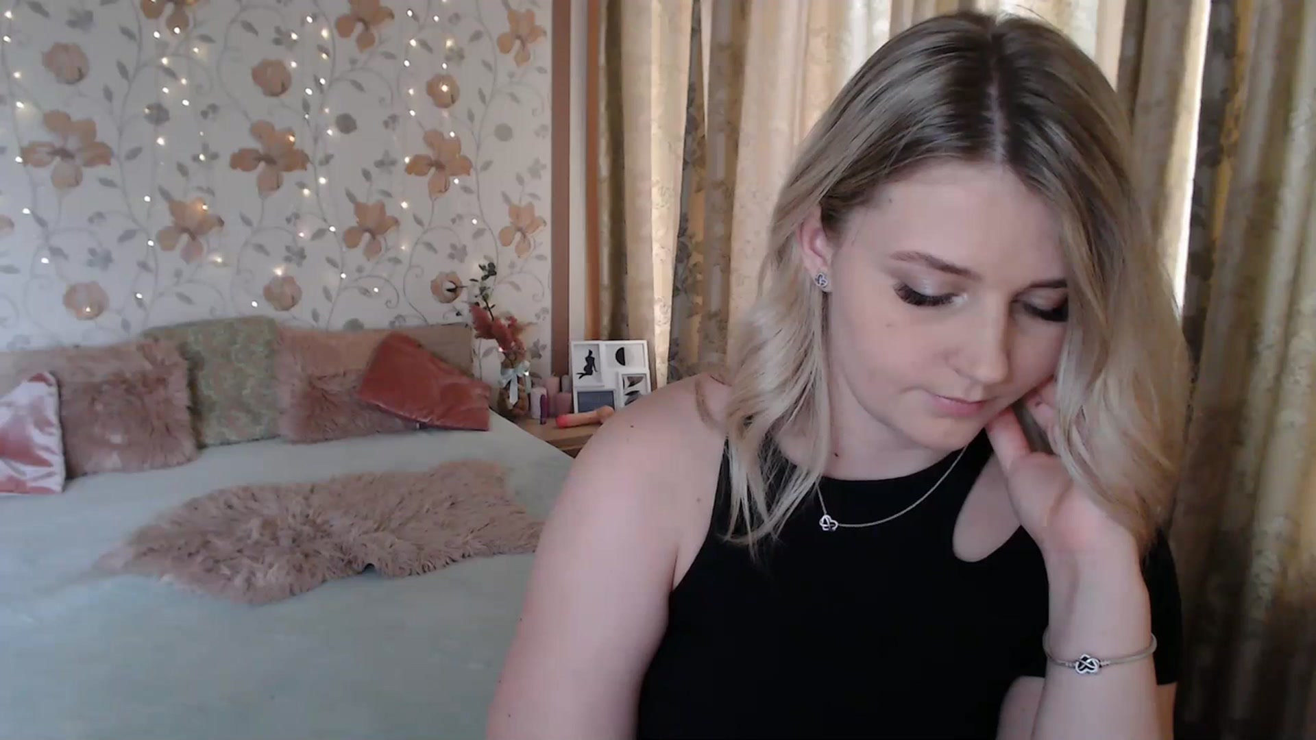 Gallery image thumbnail from Nice_Ass007's myfreecams stream on, 07/18/2023, 12:17 image 1 of 20