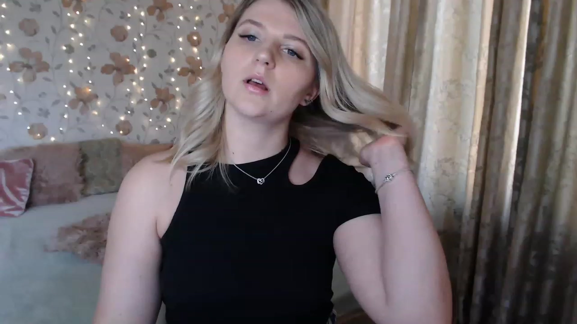 Gallery image thumbnail from Nice_Ass007's myfreecams stream on, 07/18/2023, 16:16 image 3 of 20