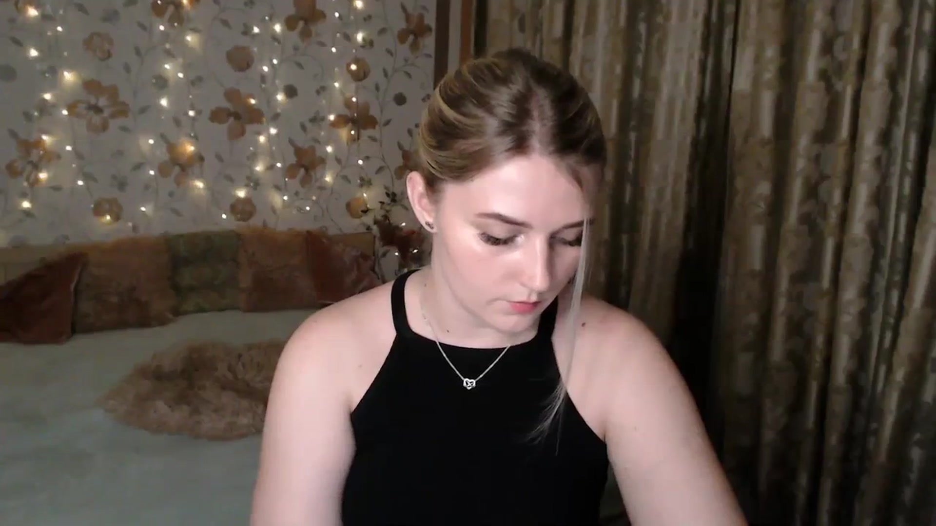 Gallery image thumbnail from Nice_Ass007's myfreecams stream on, 07/25/2023, 21:47 image 6 of 20