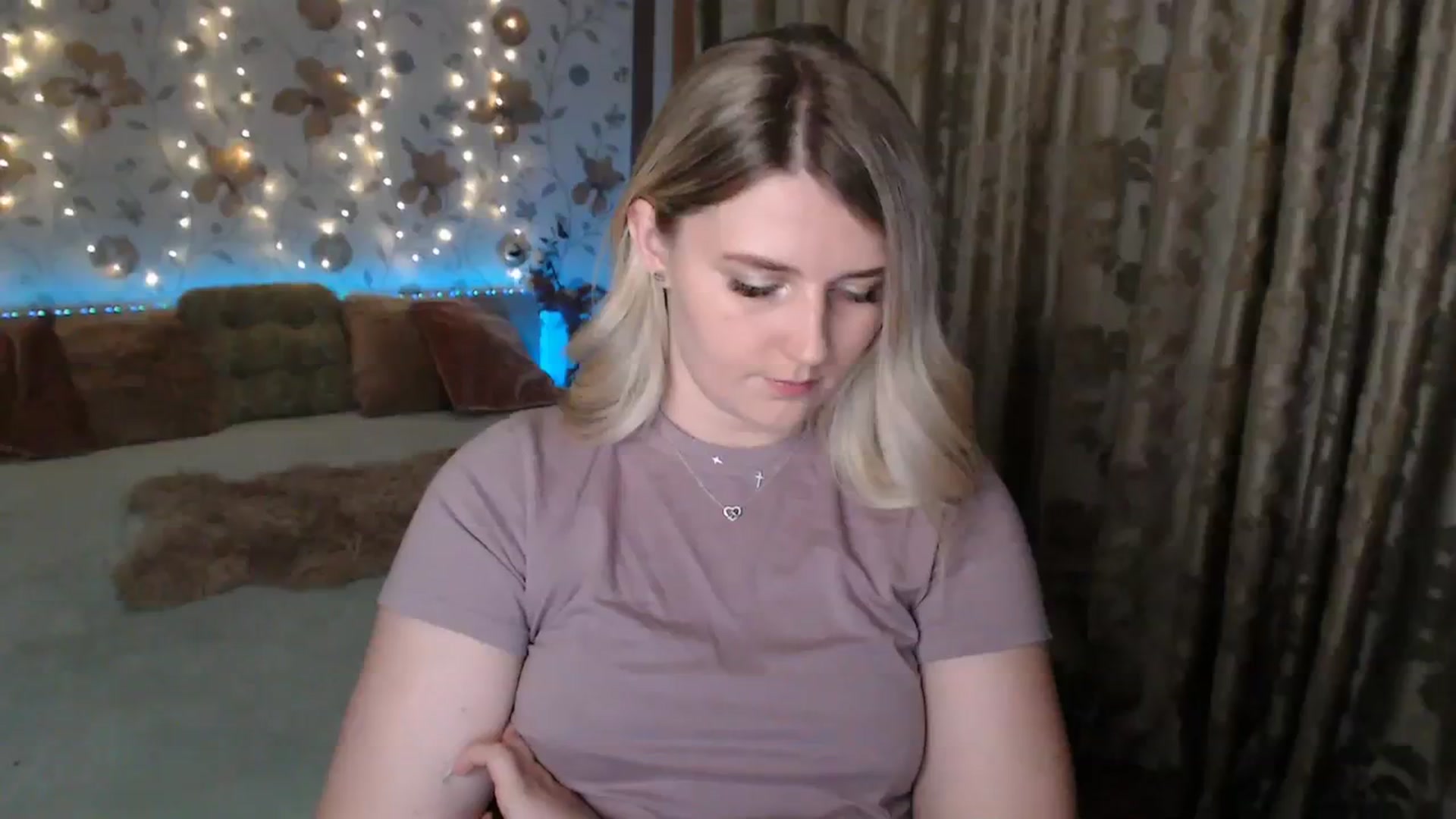 Gallery image thumbnail from Nice_Ass007's myfreecams stream on, 08/03/2023, 21:41 image 12 of 20