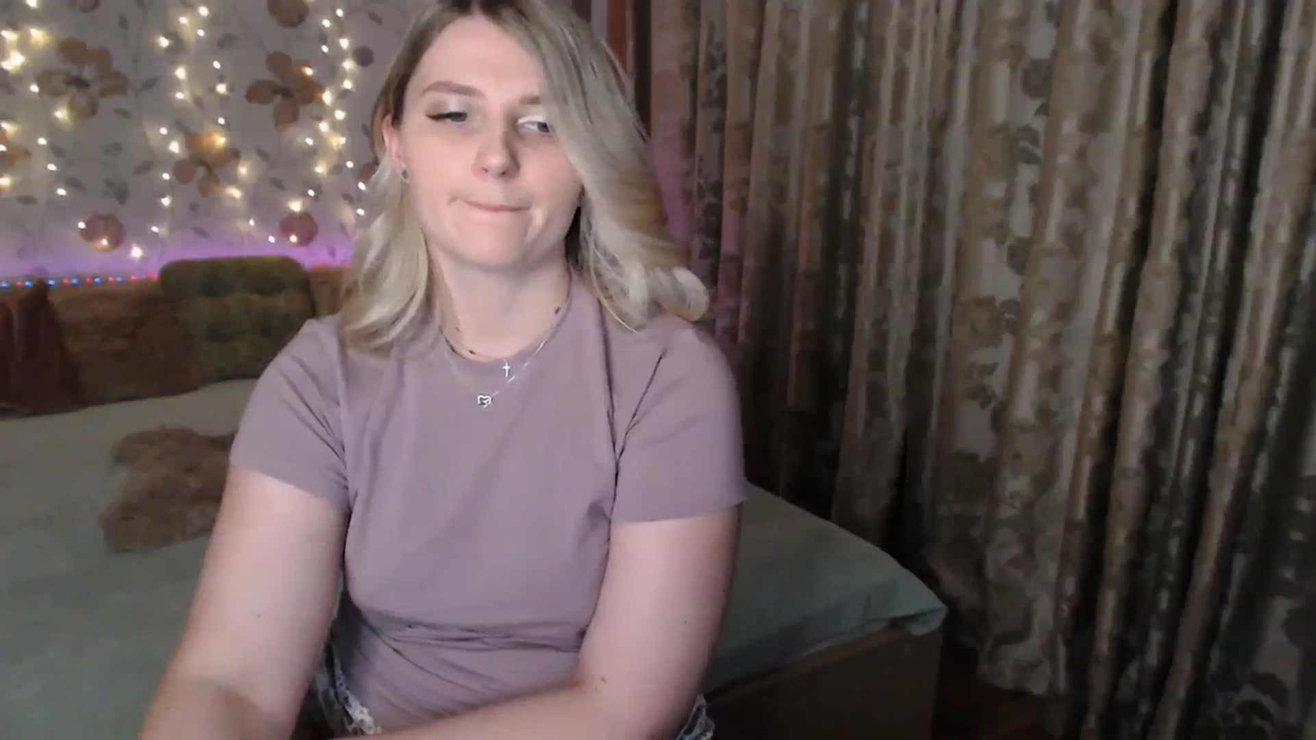 Gallery image thumbnail from Nice_Ass007's myfreecams stream on, 08/03/2023, 23:18 image 17 of 20