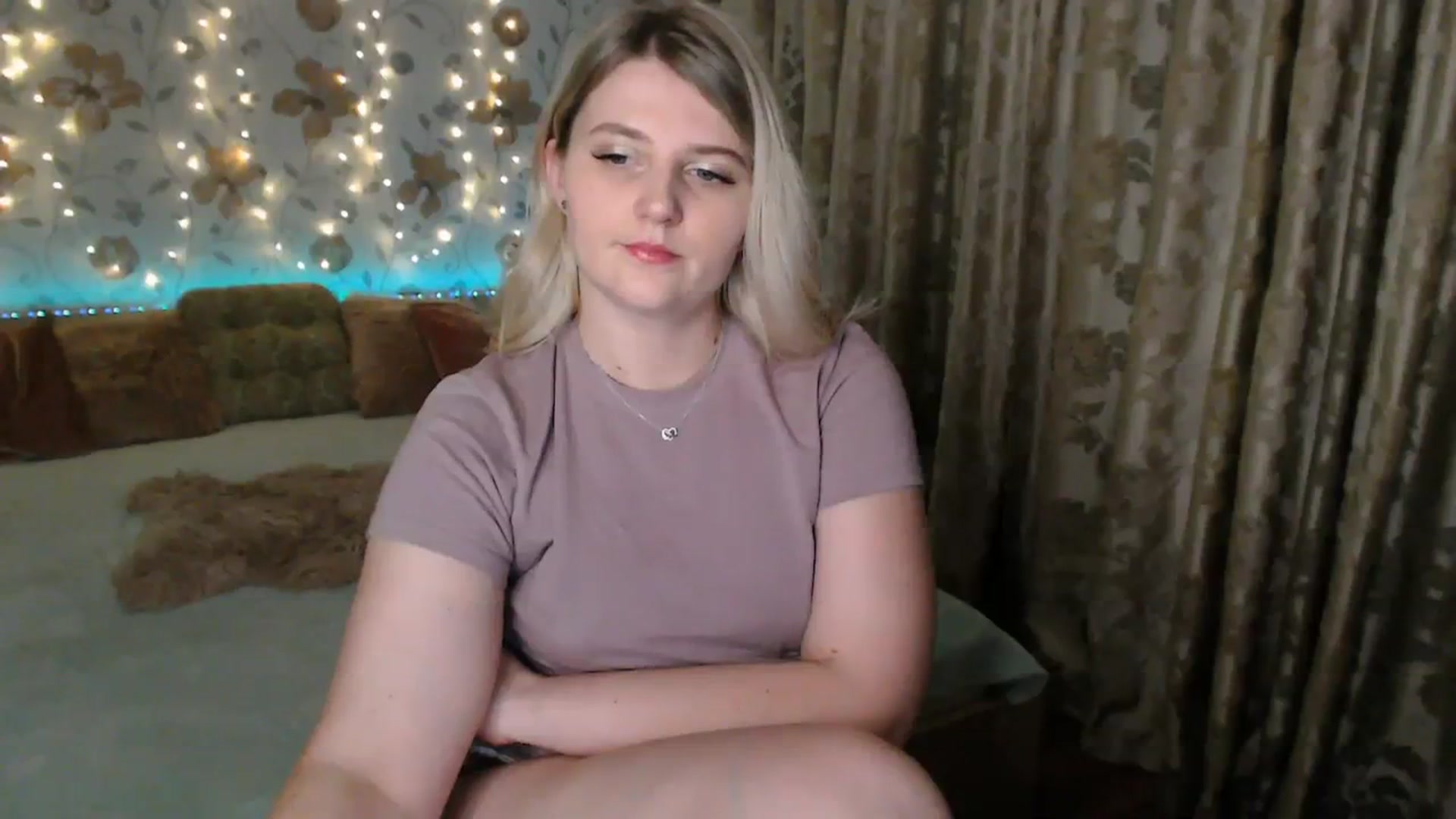 Gallery image thumbnail from Nice_Ass007's myfreecams stream on, 08/04/2023, 24:53 image 14 of 20