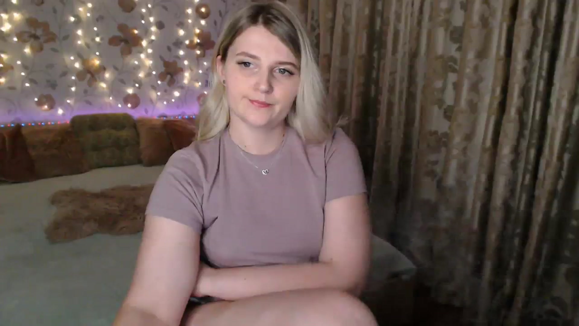 Gallery image thumbnail from Nice_Ass007's myfreecams stream on, 08/04/2023, 24:53 image 15 of 20