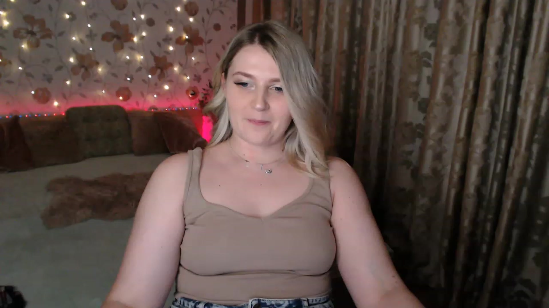 Gallery image thumbnail from Nice_Ass007's myfreecams stream on, 08/04/2023, 21:13 image 16 of 20