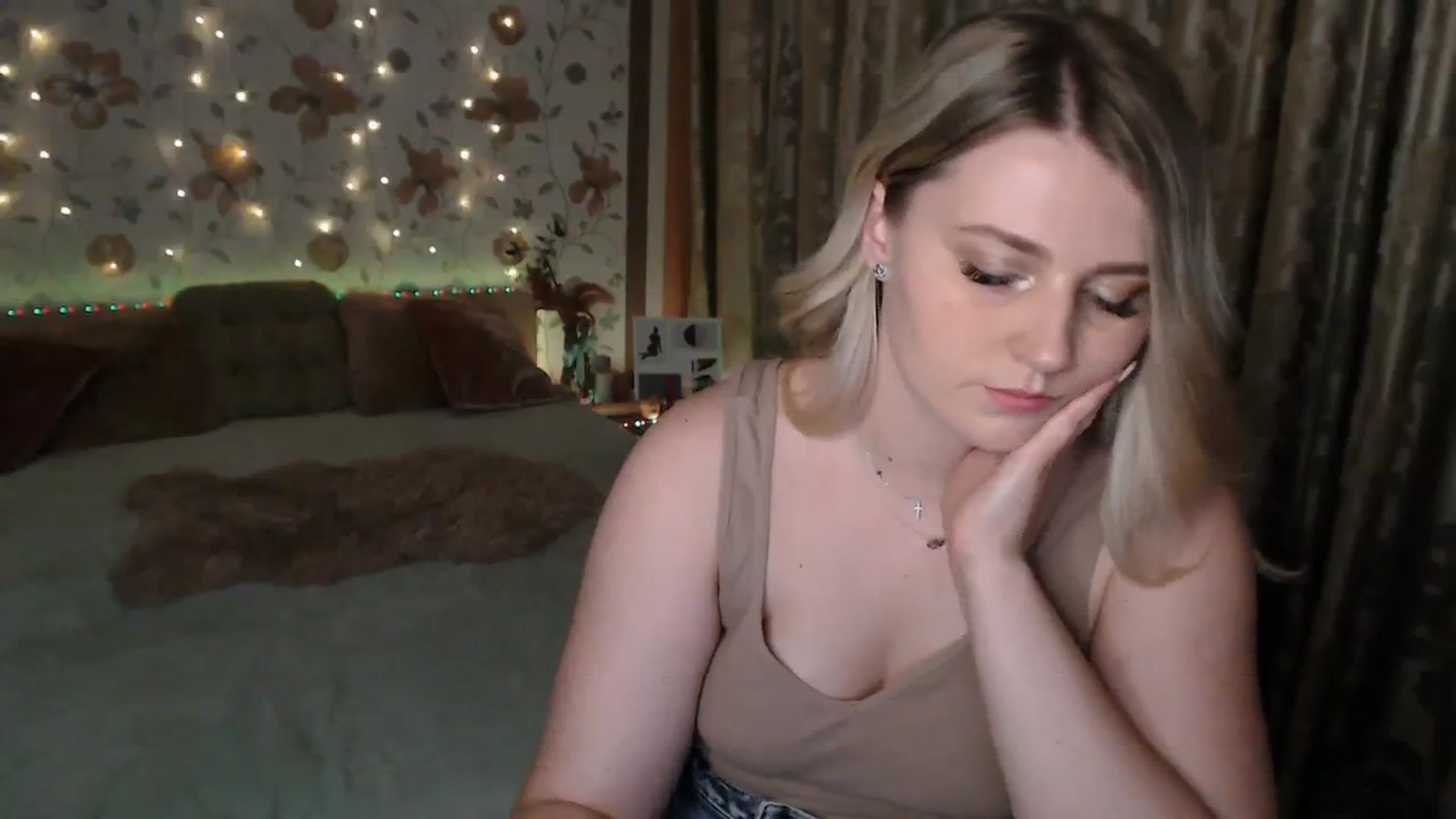 Gallery image thumbnail from Nice_Ass007's myfreecams stream on, 08/05/2023, 24:47 image 13 of 20