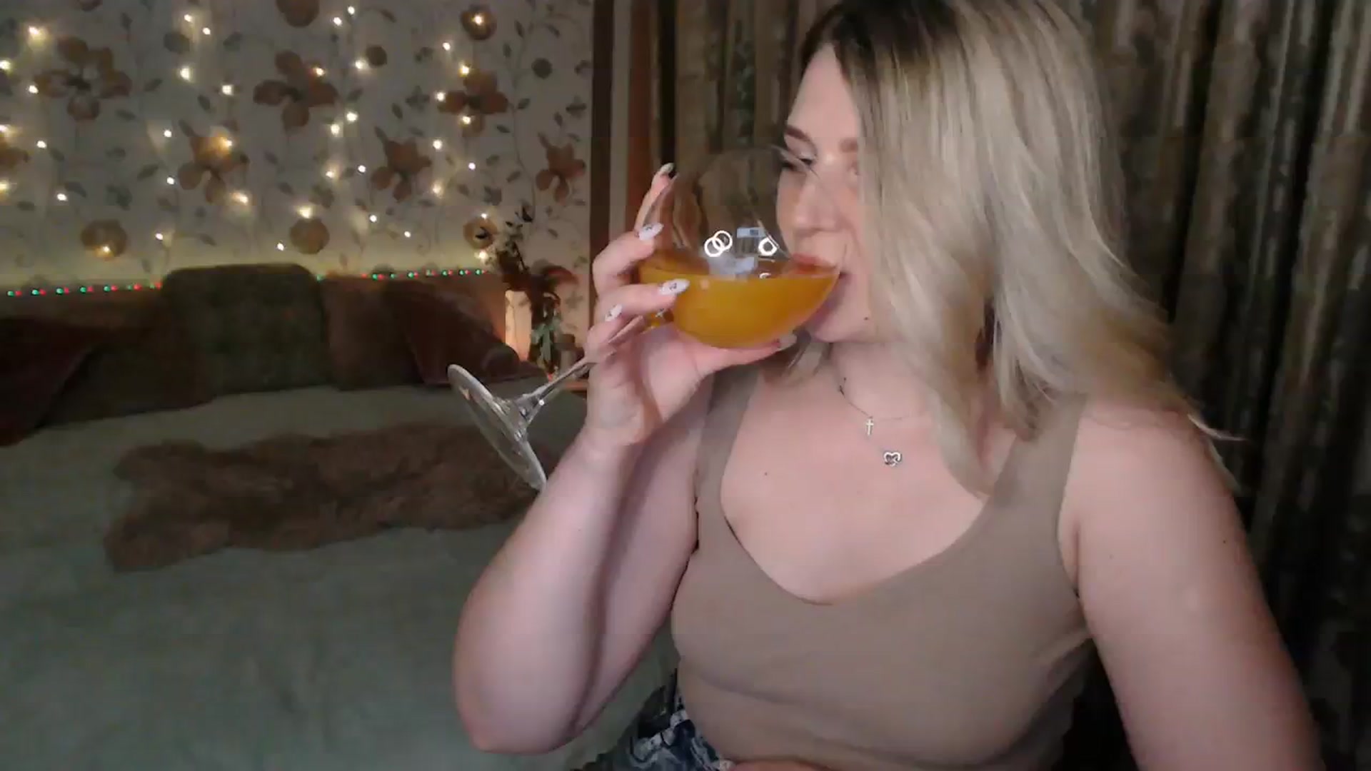 Gallery image thumbnail from Nice_Ass007's myfreecams stream on, 08/05/2023, 24:47 image 2 of 20