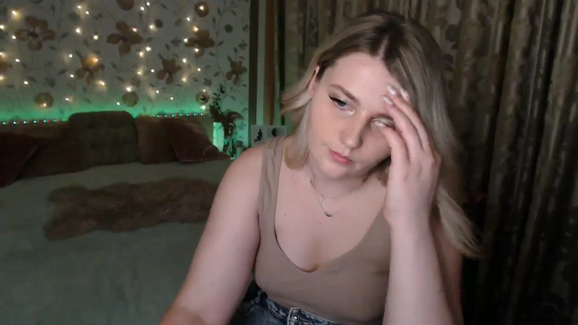 Gallery image thumbnail from Nice_Ass007's myfreecams stream on, 08/05/2023, 24:47 image 14 of 20