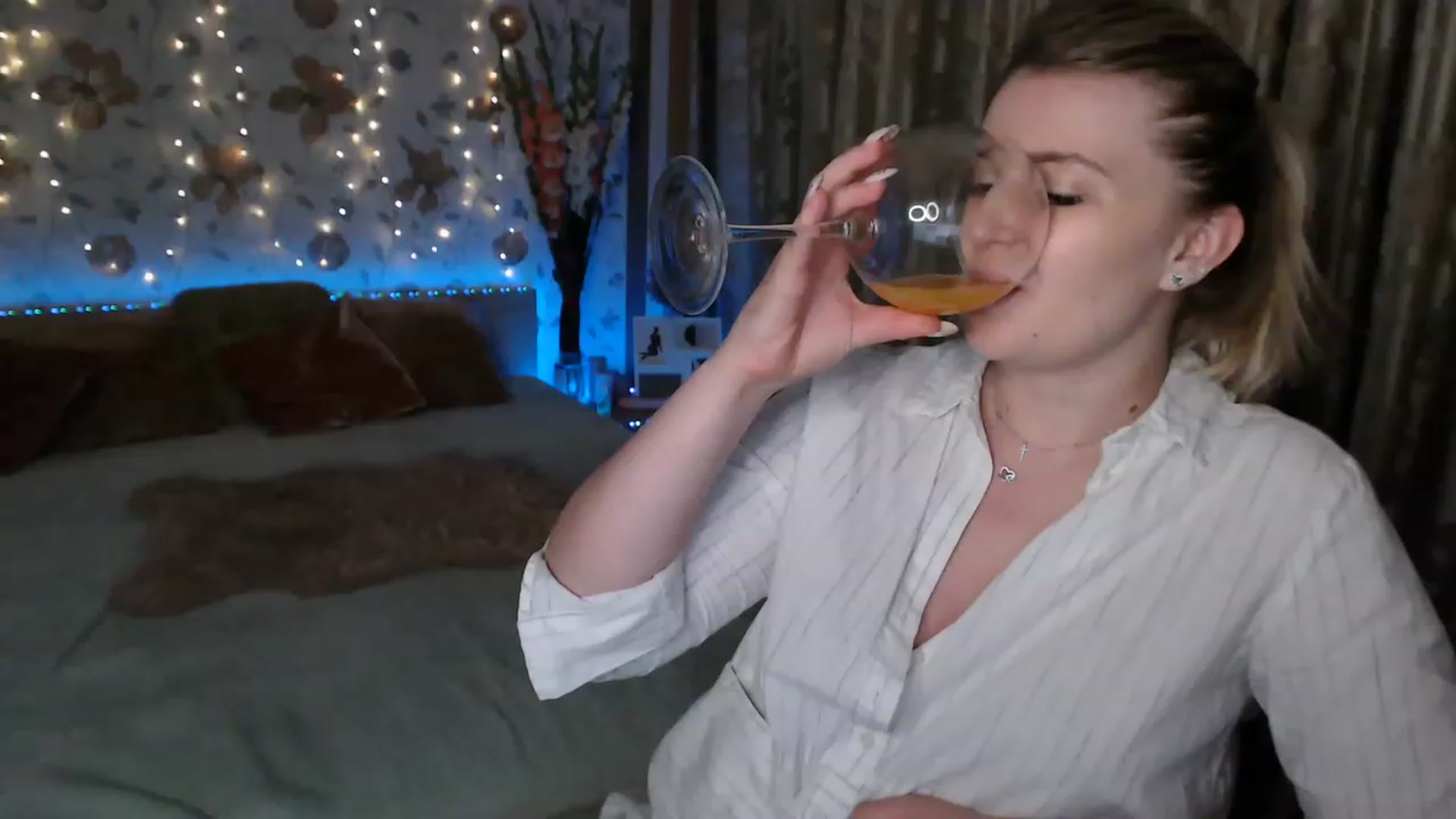 Gallery image thumbnail from Nice_Ass007's myfreecams stream on, 08/05/2023, 21:21 image 16 of 20