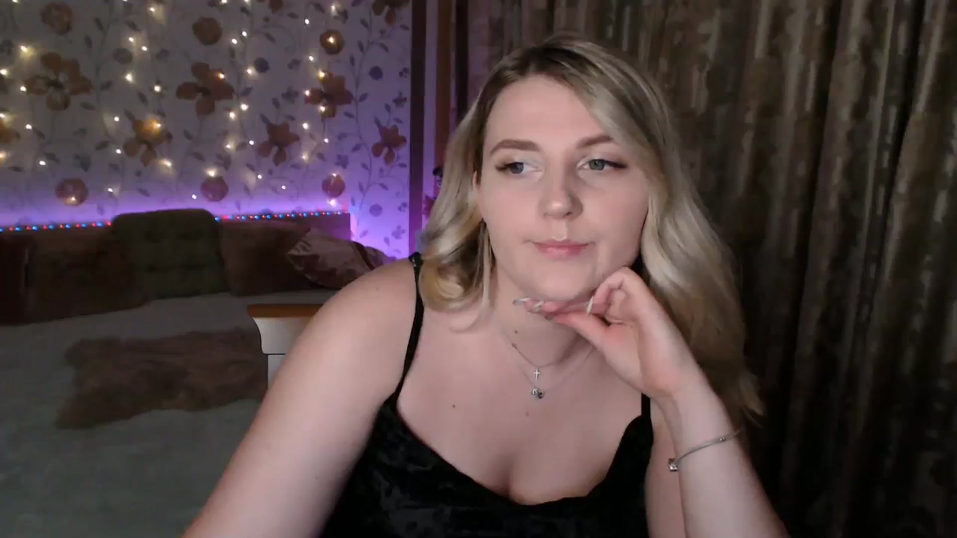 Gallery image thumbnail from Nice_Ass007's myfreecams stream on, 08/08/2023, 21:03 image 2 of 20