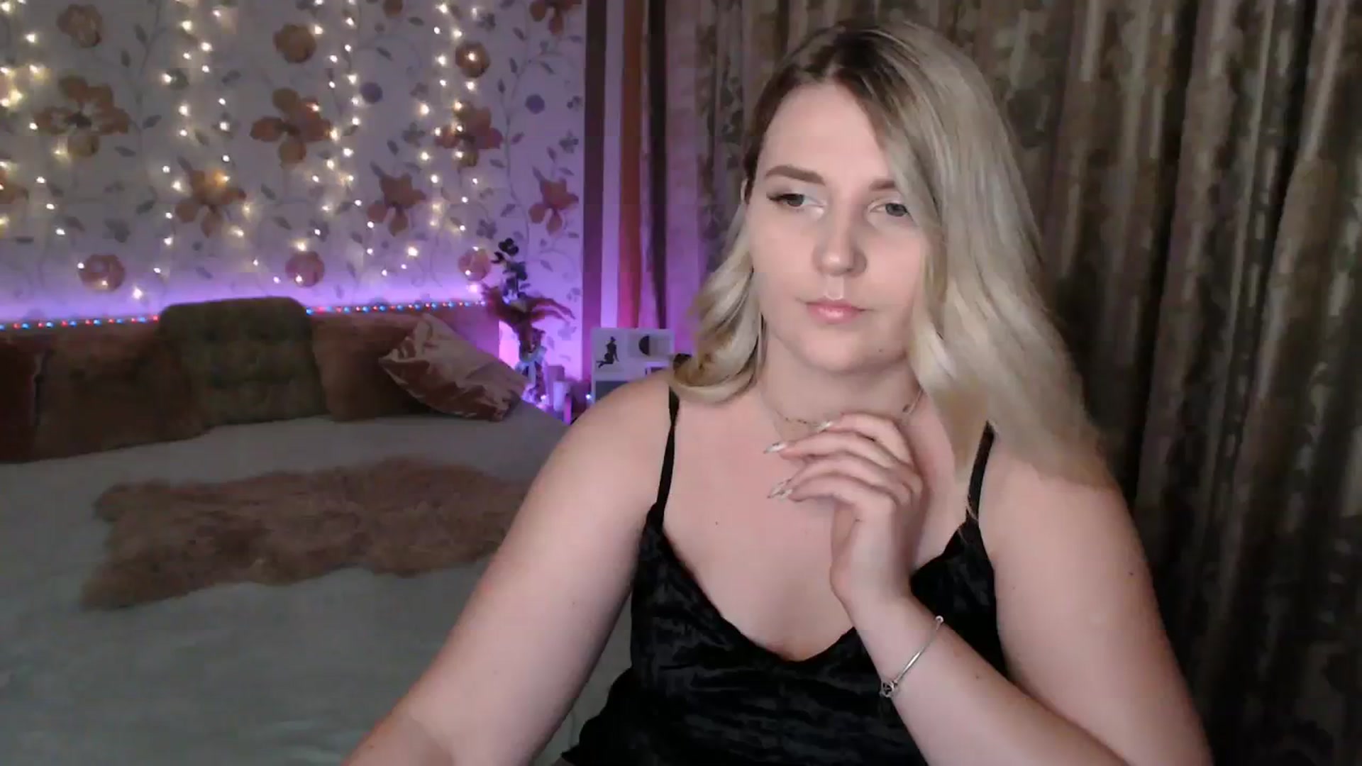Gallery image thumbnail from Nice_Ass007's myfreecams stream on, 08/08/2023, 22:09 image 4 of 20