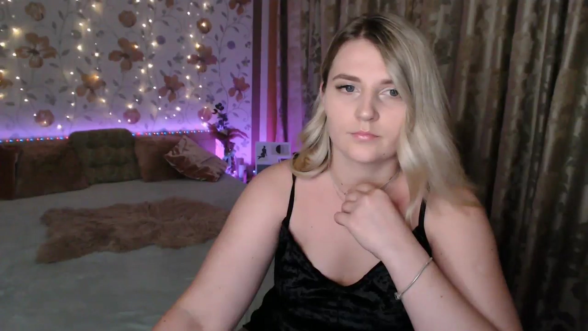 Gallery image thumbnail from Nice_Ass007's myfreecams stream on, 08/08/2023, 22:09 image 3 of 20