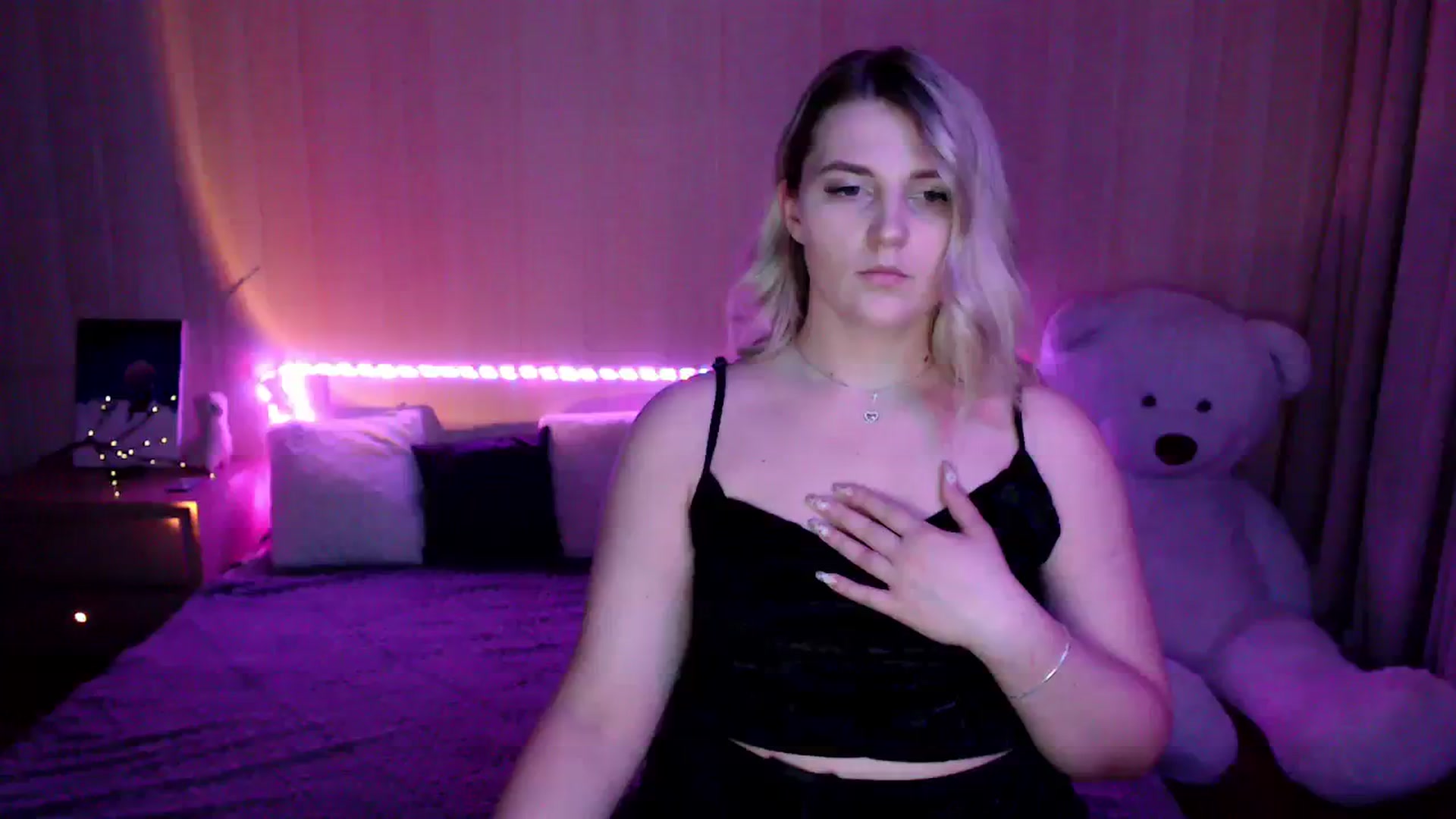 Gallery image thumbnail from Nice_Ass007's myfreecams stream on, 08/09/2023, 02:07 image 10 of 20