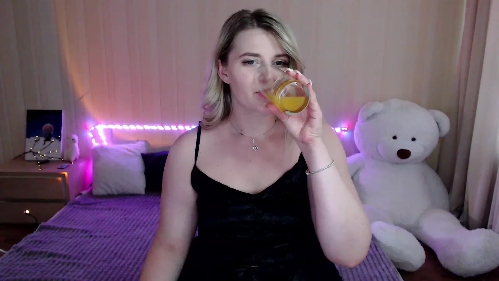 Gallery image thumbnail from Nice_Ass007's myfreecams stream on, 08/09/2023, 04:59 image 13 of 20