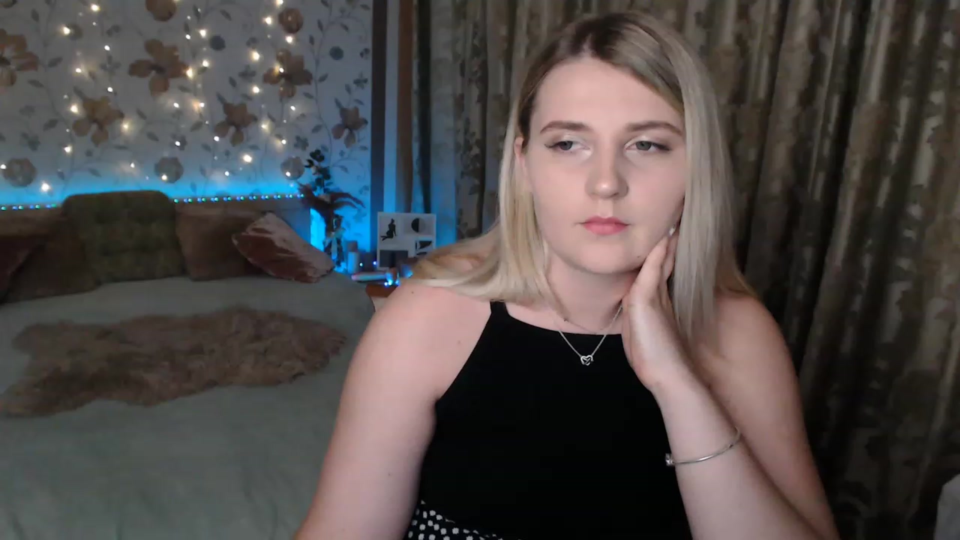 Gallery image thumbnail from Nice_Ass007's myfreecams stream on, 08/10/2023, 21:46 image 20 of 20