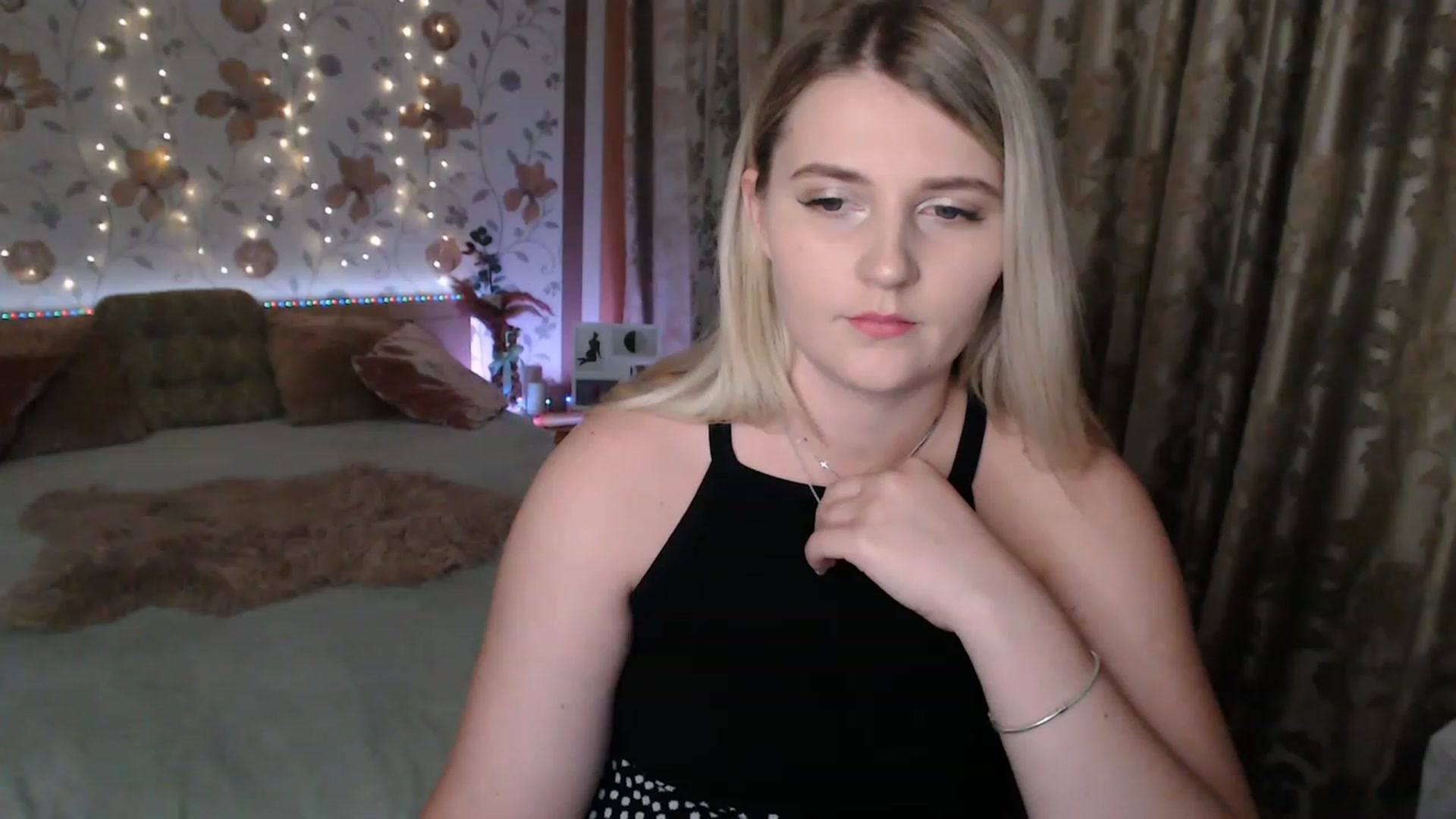 Gallery image thumbnail from Nice_Ass007's myfreecams stream on, 08/10/2023, 21:46 image 16 of 20