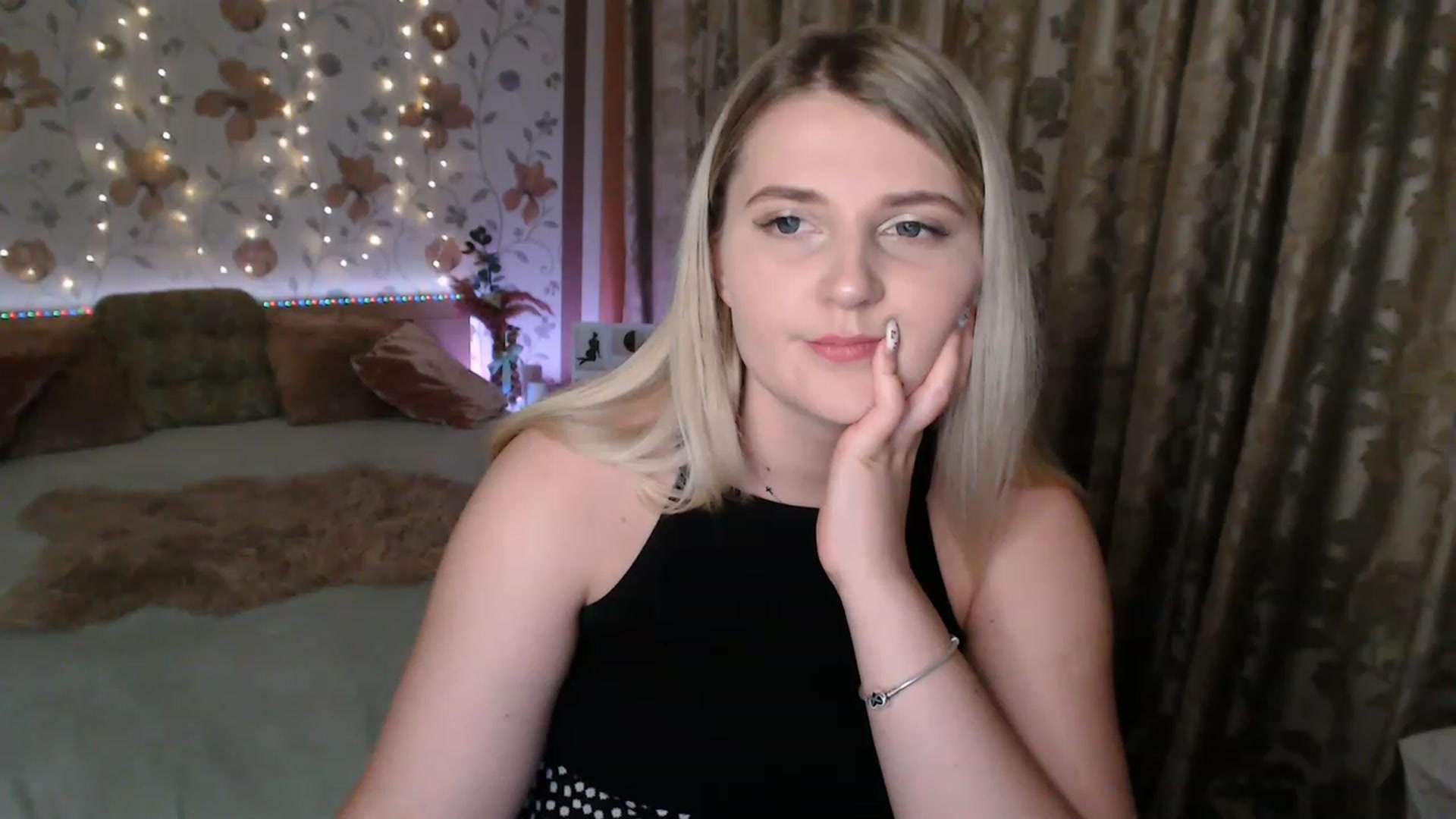 Gallery image thumbnail from Nice_Ass007's myfreecams stream on, 08/10/2023, 23:09 image 9 of 20