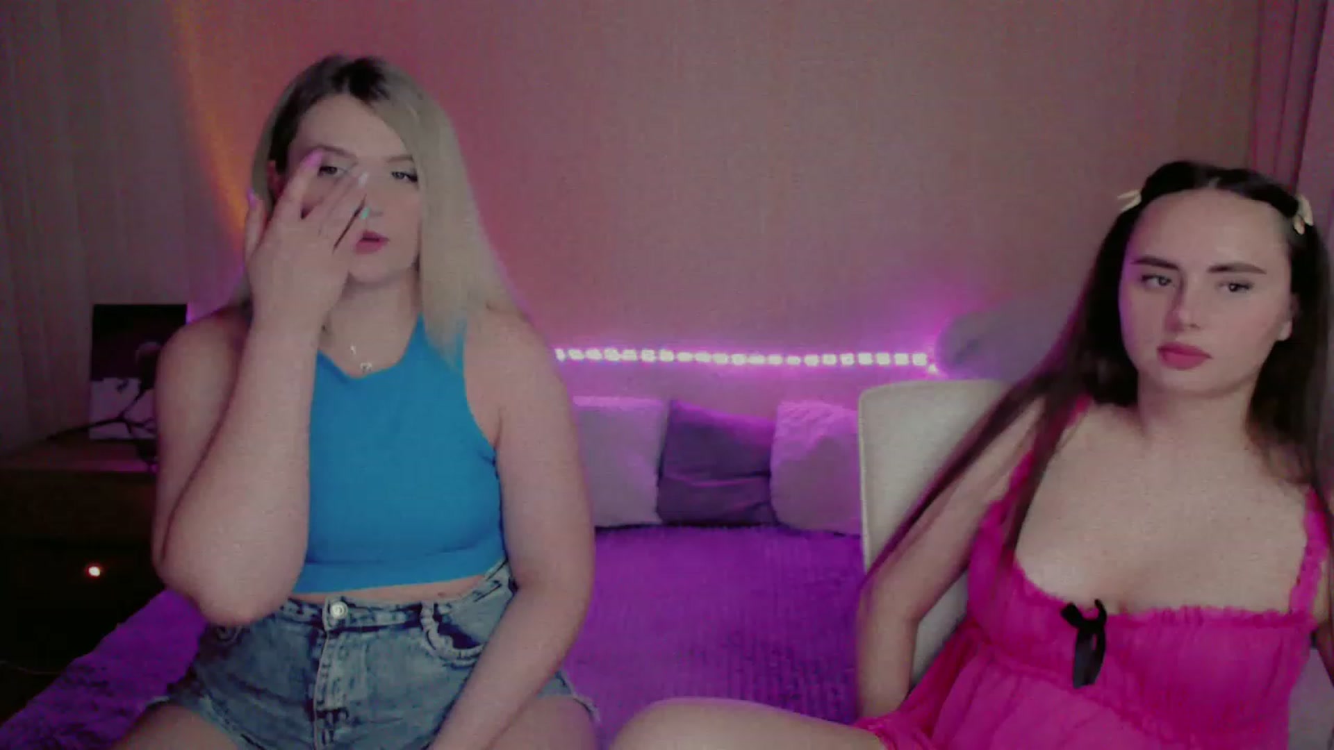 Gallery image thumbnail from Nice_Ass007's myfreecams stream on, 08/13/2023, 03:00 image 16 of 20