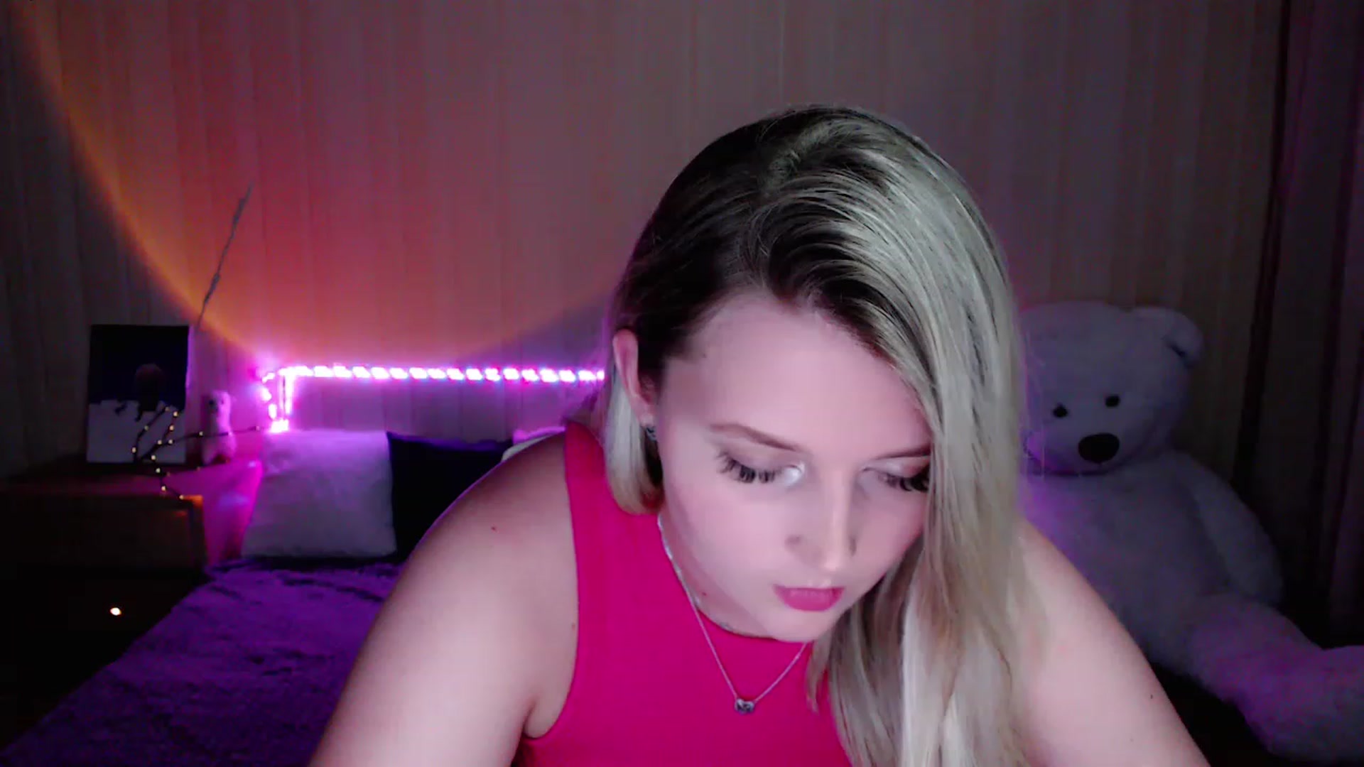 Gallery image thumbnail from Nice_Ass007's myfreecams stream on, 08/16/2023, 20:16 image 14 of 20