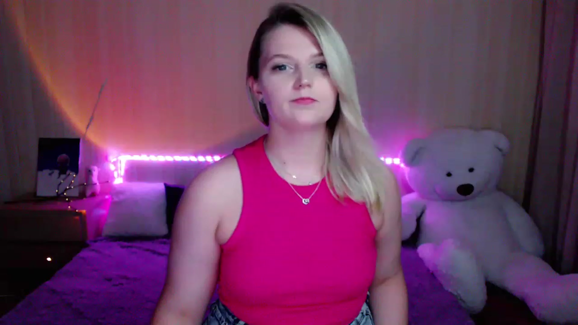 Gallery image thumbnail from Nice_Ass007's myfreecams stream on, 08/16/2023, 20:16 image 17 of 20
