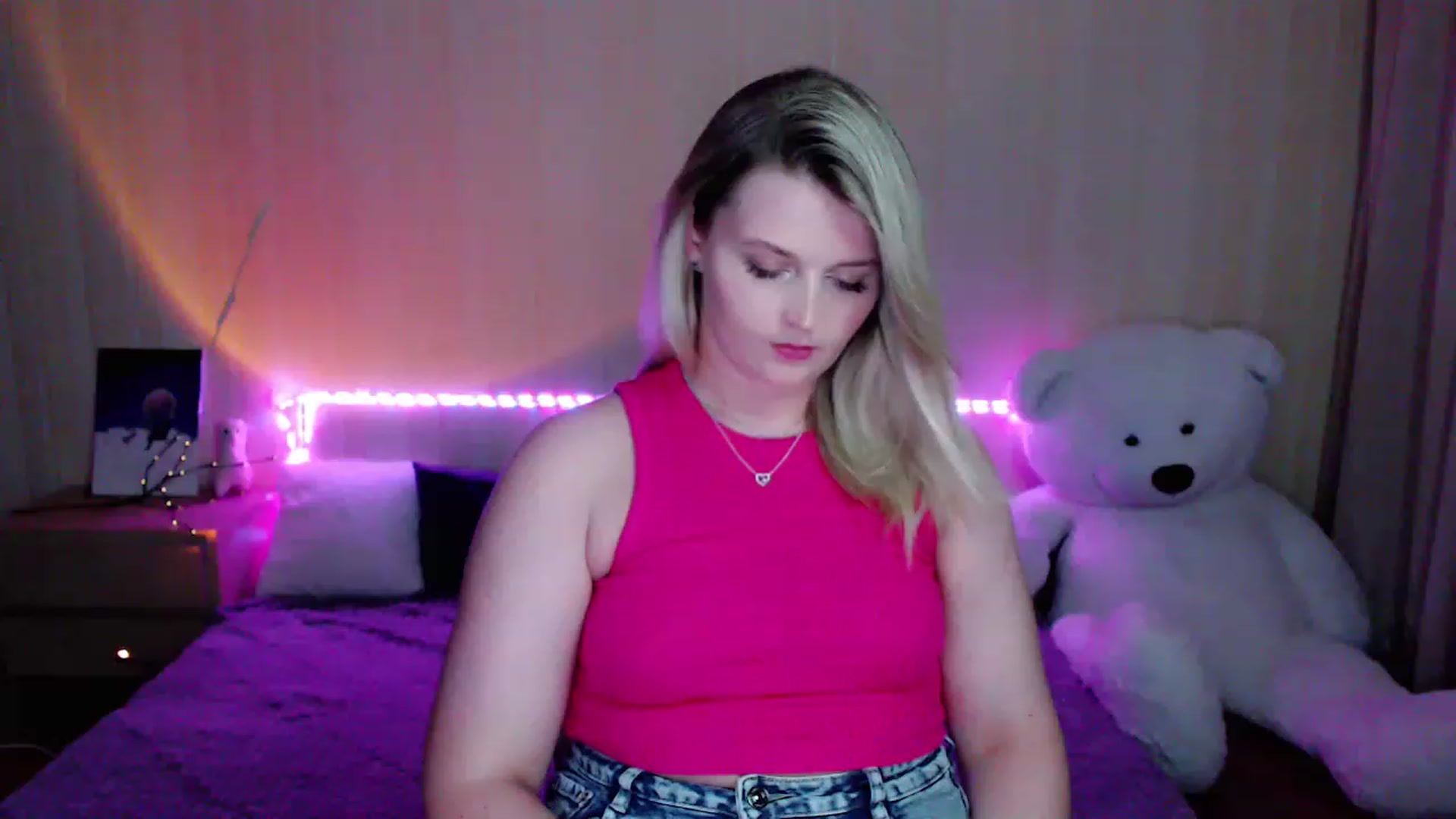 Gallery image thumbnail from Nice_Ass007's myfreecams stream on, 08/16/2023, 20:16 image 12 of 20