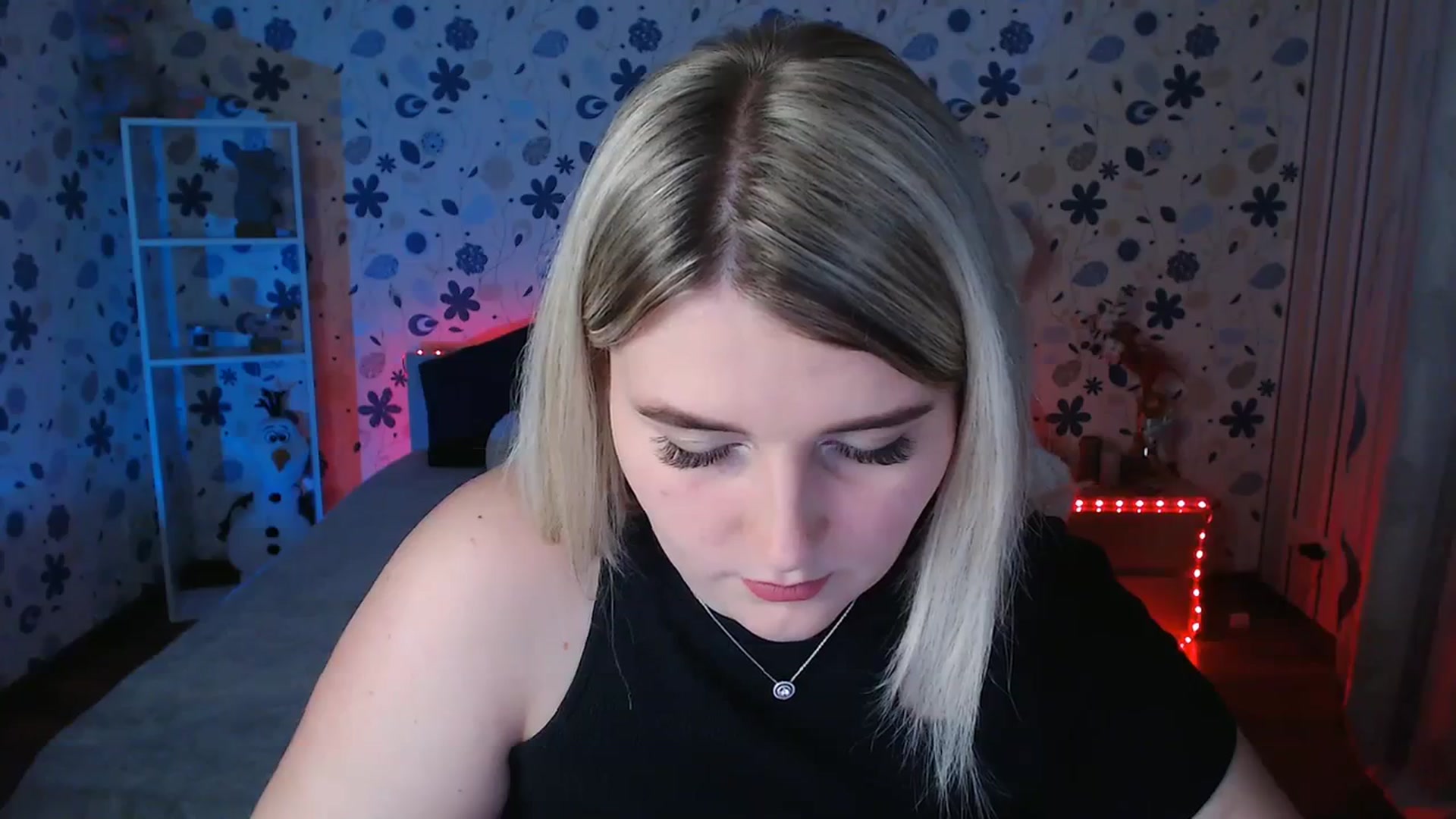 Gallery image thumbnail from Nice_Ass007's myfreecams stream on, 12/25/2023, 21:06 image 14 of 20