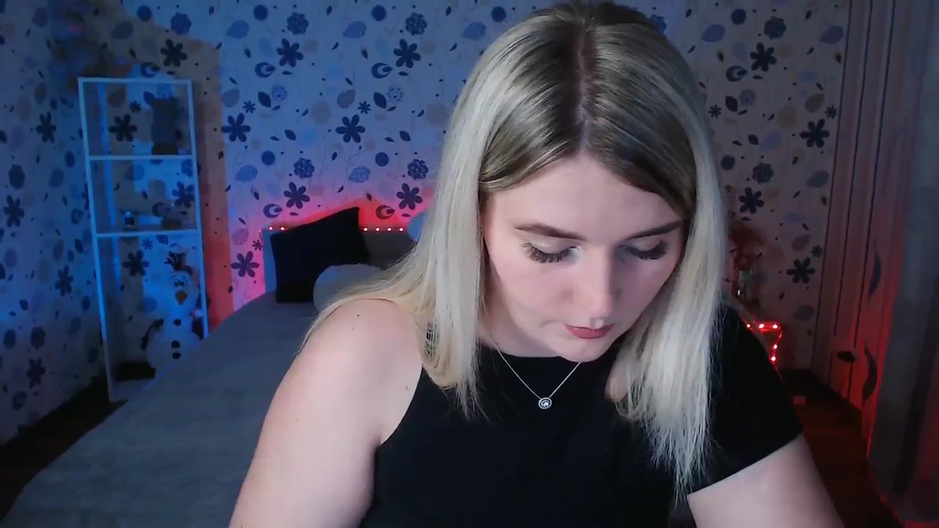 Gallery image thumbnail from Nice_Ass007's myfreecams stream on, 12/25/2023, 21:06 image 18 of 20