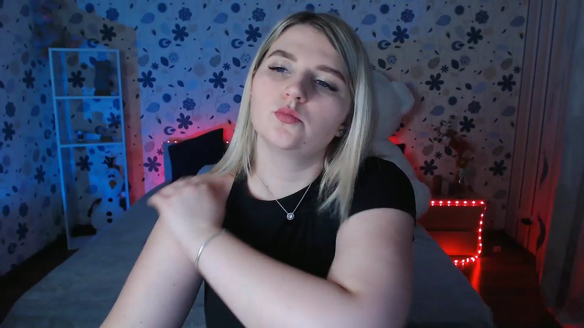 Gallery image thumbnail from Nice_Ass007's myfreecams stream on, 12/25/2023, 22:49 image 12 of 20
