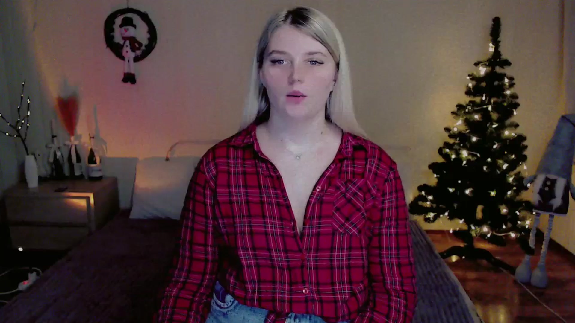 Gallery image thumbnail from Nice_Ass007's myfreecams stream on, 12/27/2023, 03:20 image 15 of 20