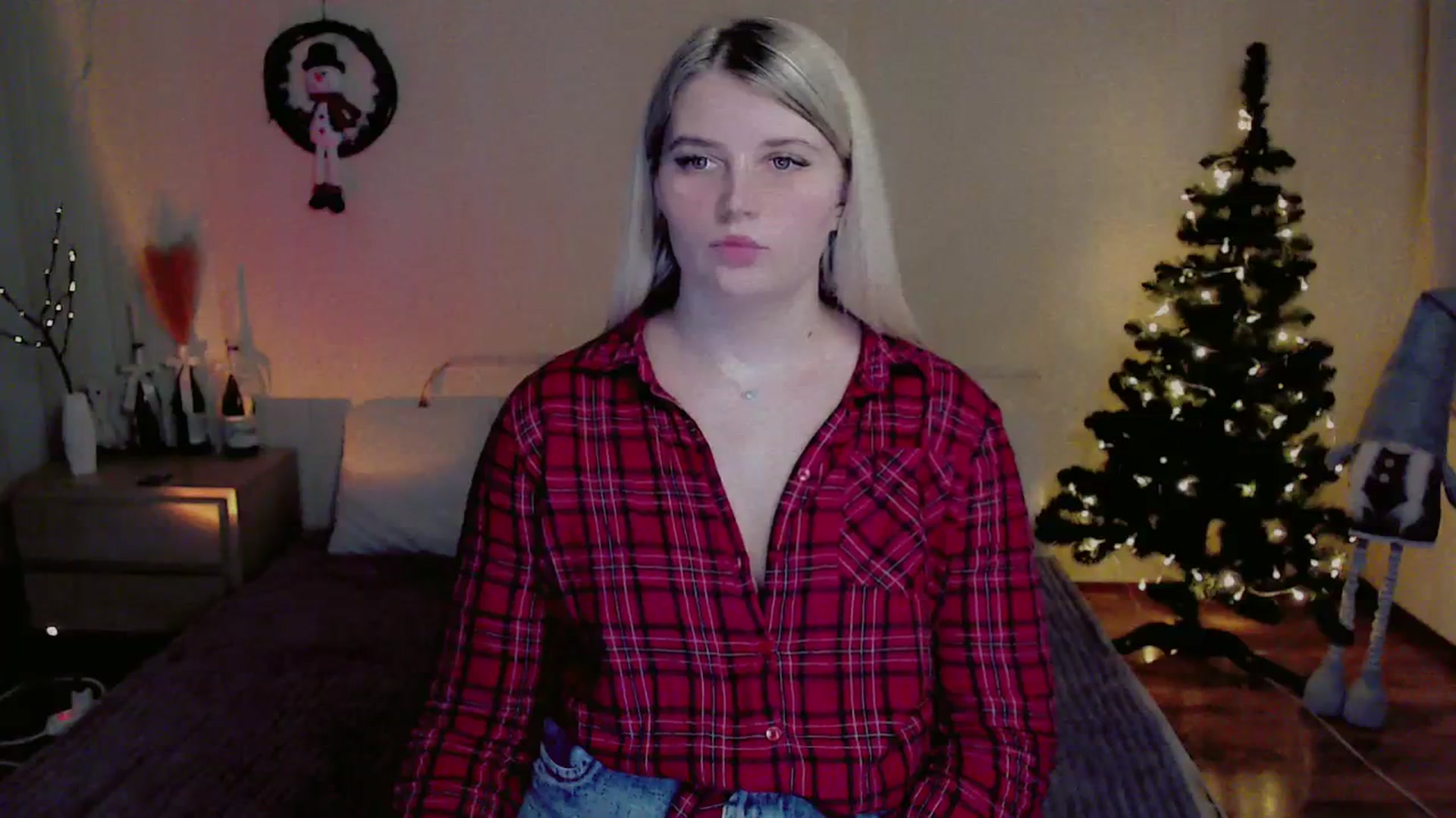 Gallery image thumbnail from Nice_Ass007's myfreecams stream on, 12/27/2023, 03:20 image 14 of 20