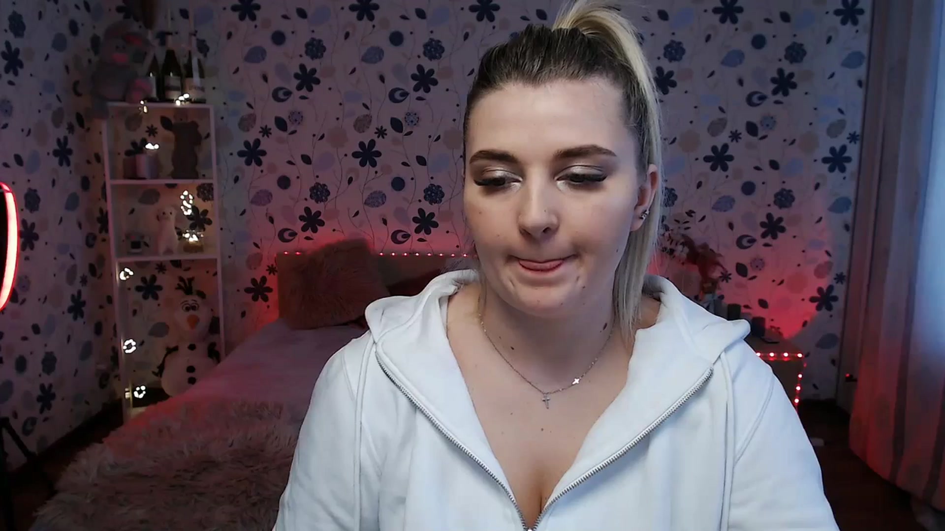 Gallery image thumbnail from Nice_Ass007's myfreecams stream on, 01/17/2024, 12:35 image 18 of 20