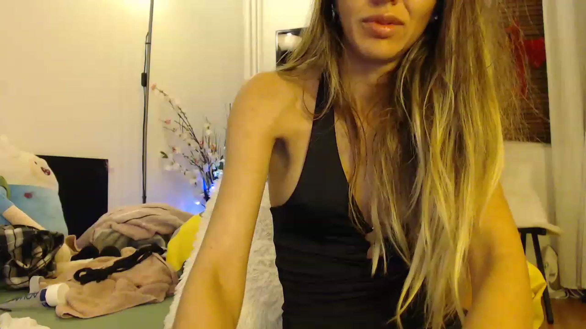 Gallery image thumbnail from Nicebitch23's myfreecams stream on, 01/29/2023, 17:45 image 19 of 20