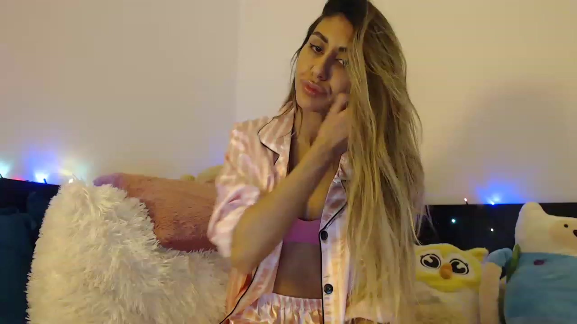 Gallery image thumbnail from Nicebitch23's myfreecams stream on, 02/05/2023, 13:09 image 12 of 20