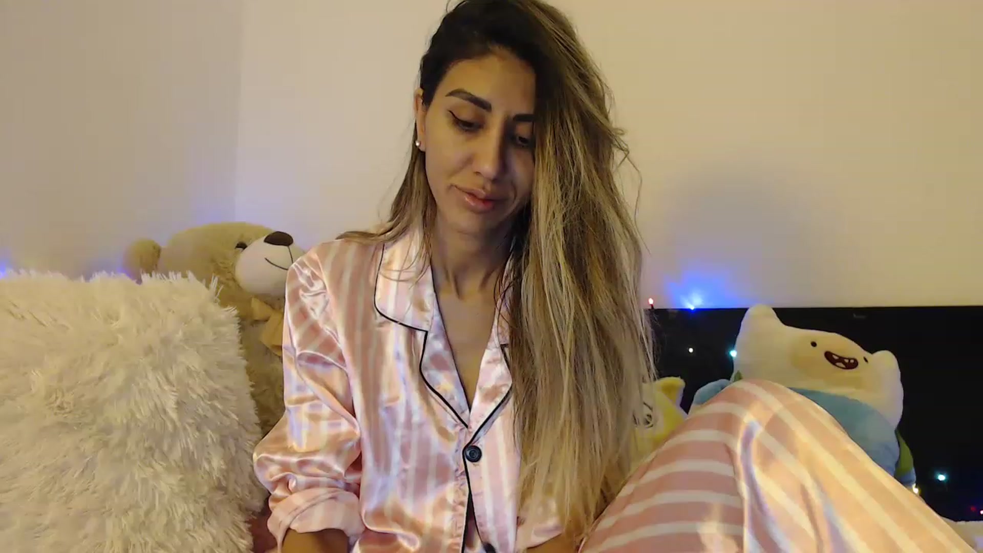 Gallery image thumbnail from Nicebitch23's myfreecams stream on, 02/05/2023, 13:09 image 2 of 20