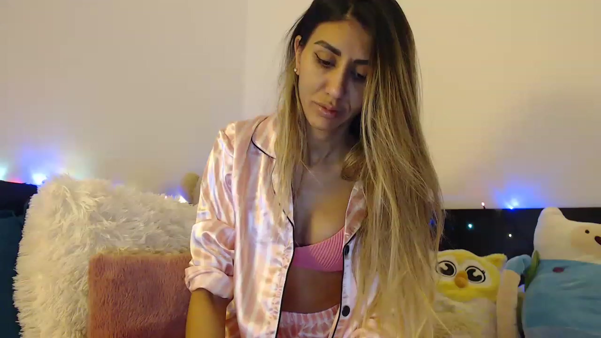 Gallery image thumbnail from Nicebitch23's myfreecams stream on, 02/05/2023, 13:09 image 3 of 20