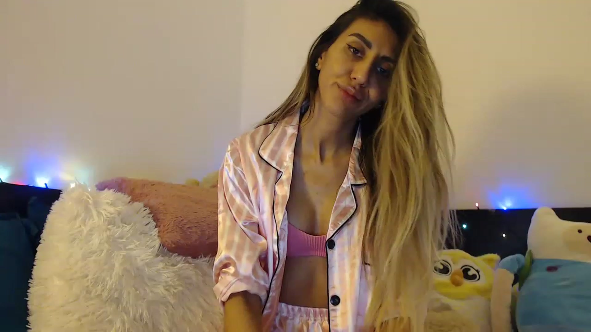 Gallery image thumbnail from Nicebitch23's myfreecams stream on, 02/05/2023, 13:09 image 16 of 20