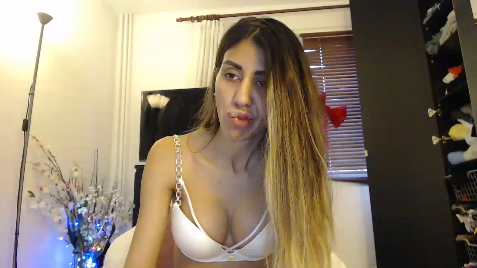 Gallery image thumbnail from Nicebitch23's myfreecams stream on, 02/07/2023, 13:07 image 18 of 20