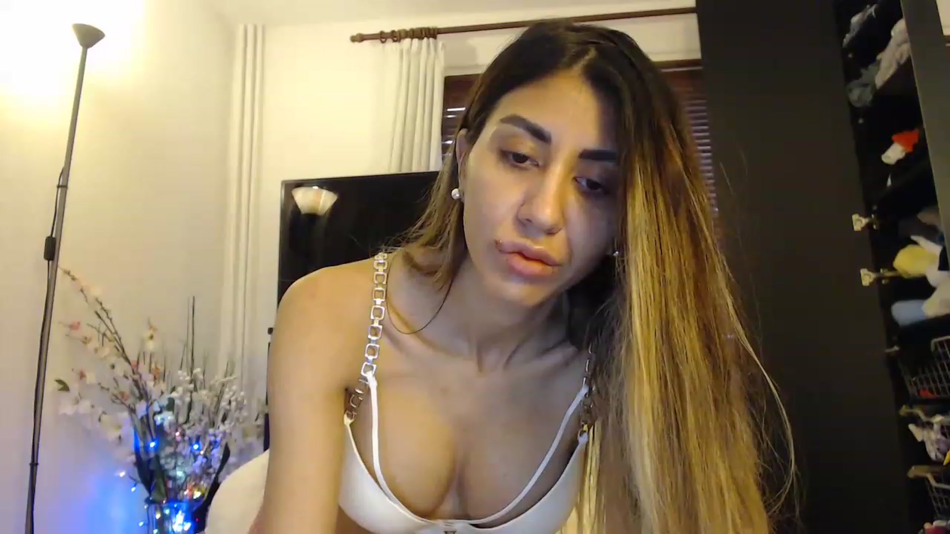 Gallery image thumbnail from Nicebitch23's myfreecams stream on, 02/07/2023, 13:07 image 19 of 20