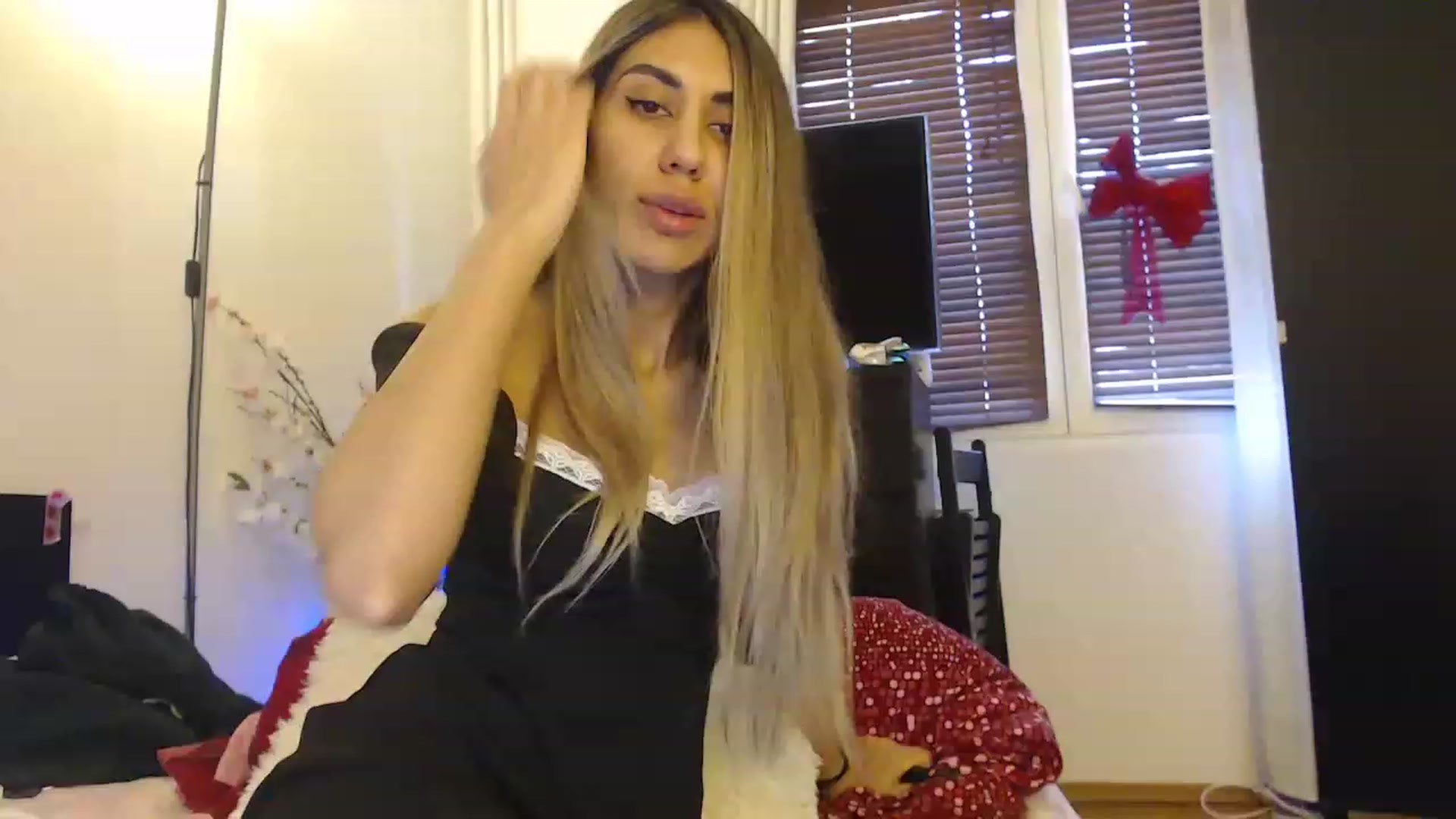 Gallery image thumbnail from Nicebitch23's myfreecams stream on, 02/13/2023, 09:24 image 16 of 20