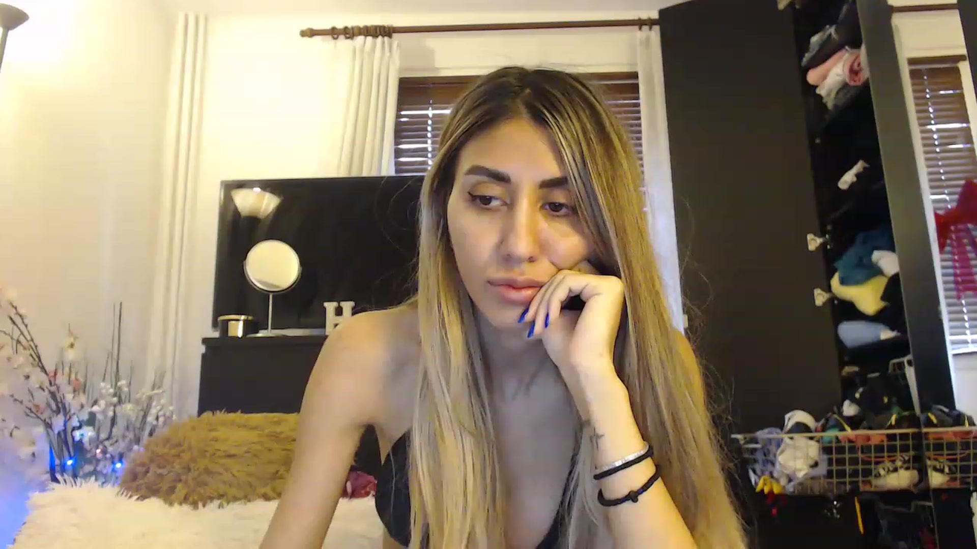 Gallery image thumbnail from Nicebitch23's myfreecams stream on, 02/13/2023, 10:52 image 13 of 20