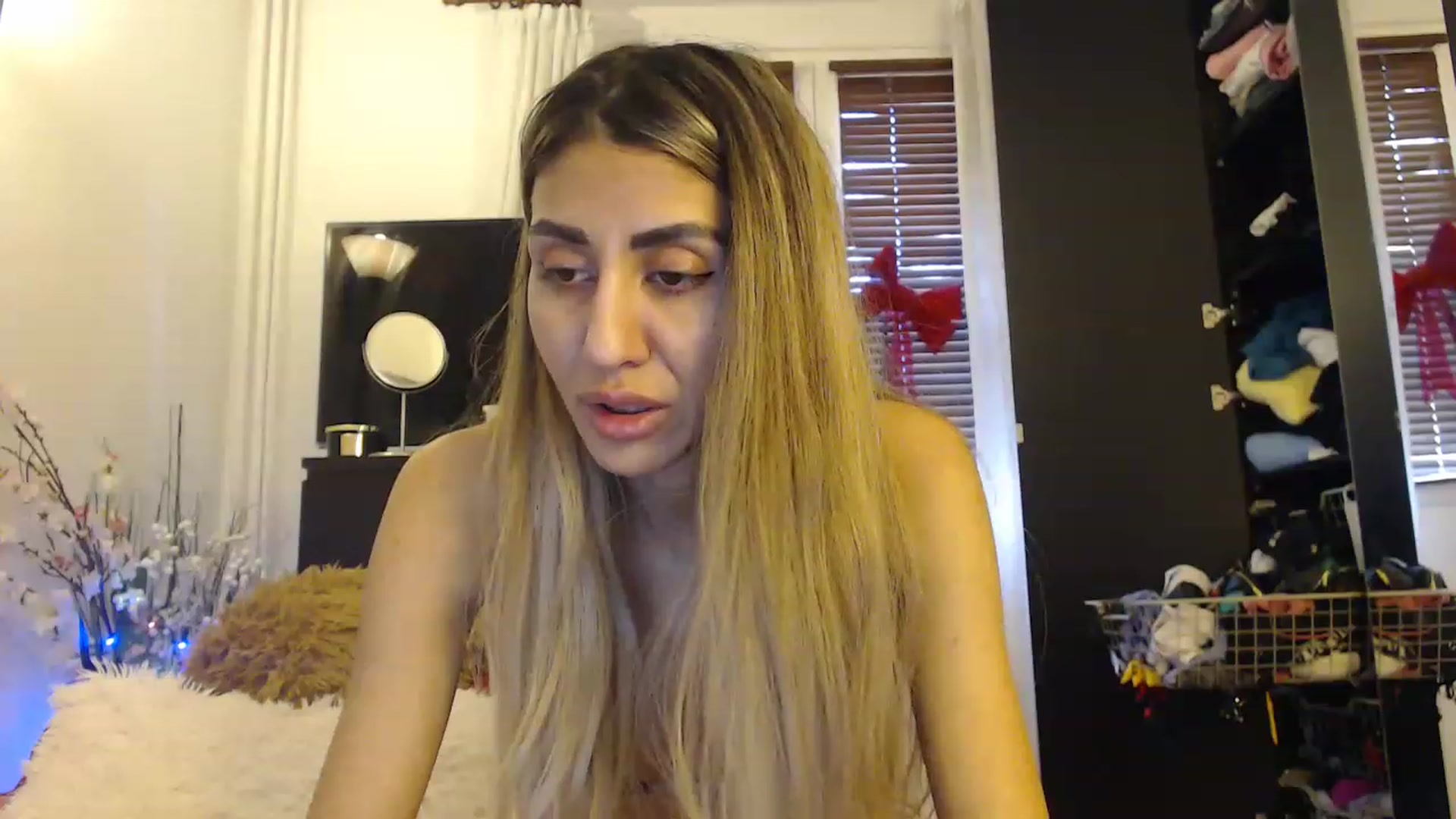 Gallery image thumbnail from Nicebitch23's myfreecams stream on, 02/13/2023, 10:52 image 17 of 20