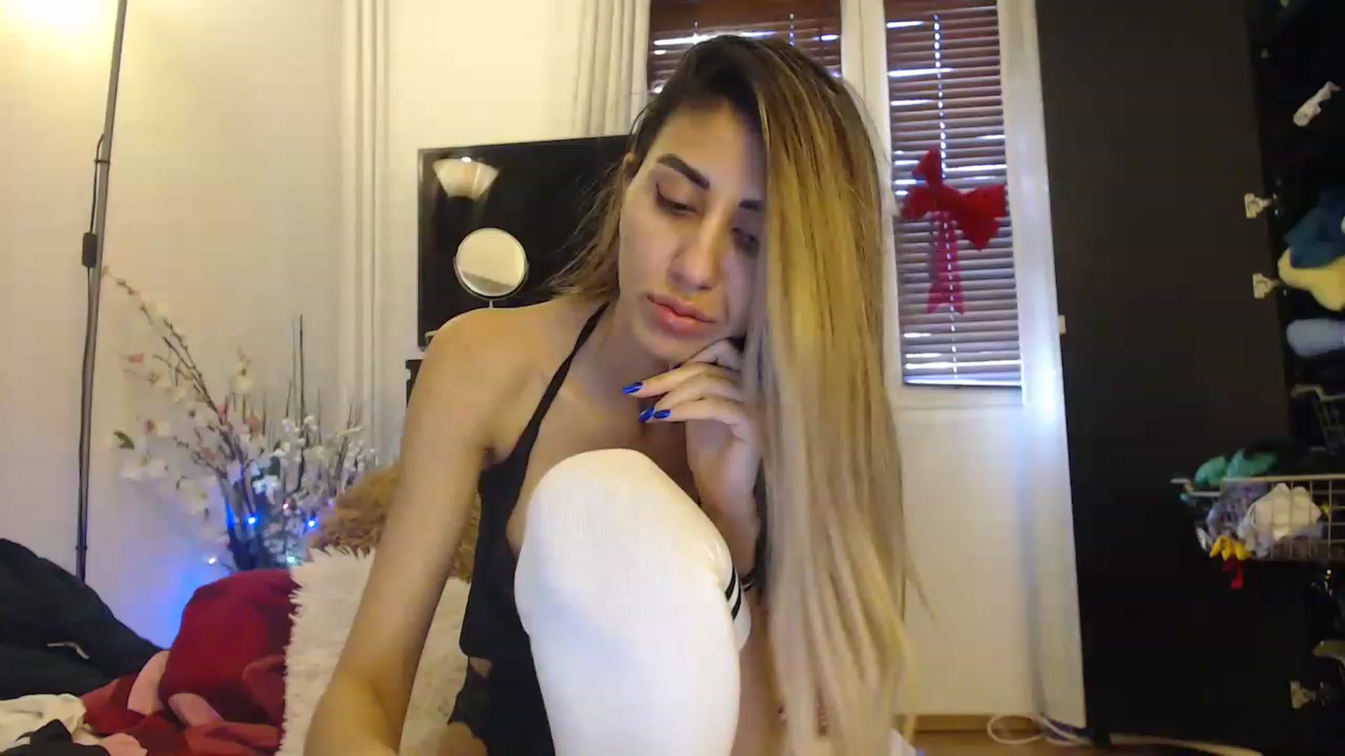 Gallery image thumbnail from Nicebitch23's myfreecams stream on, 02/13/2023, 12:35 image 20 of 20