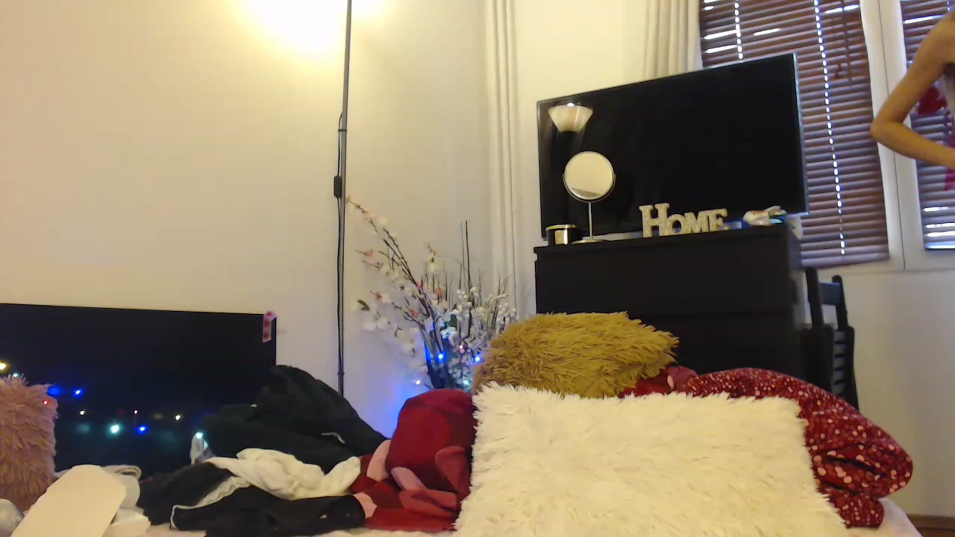 Gallery image thumbnail from Nicebitch23's myfreecams stream on, 02/13/2023, 12:35 image 2 of 20