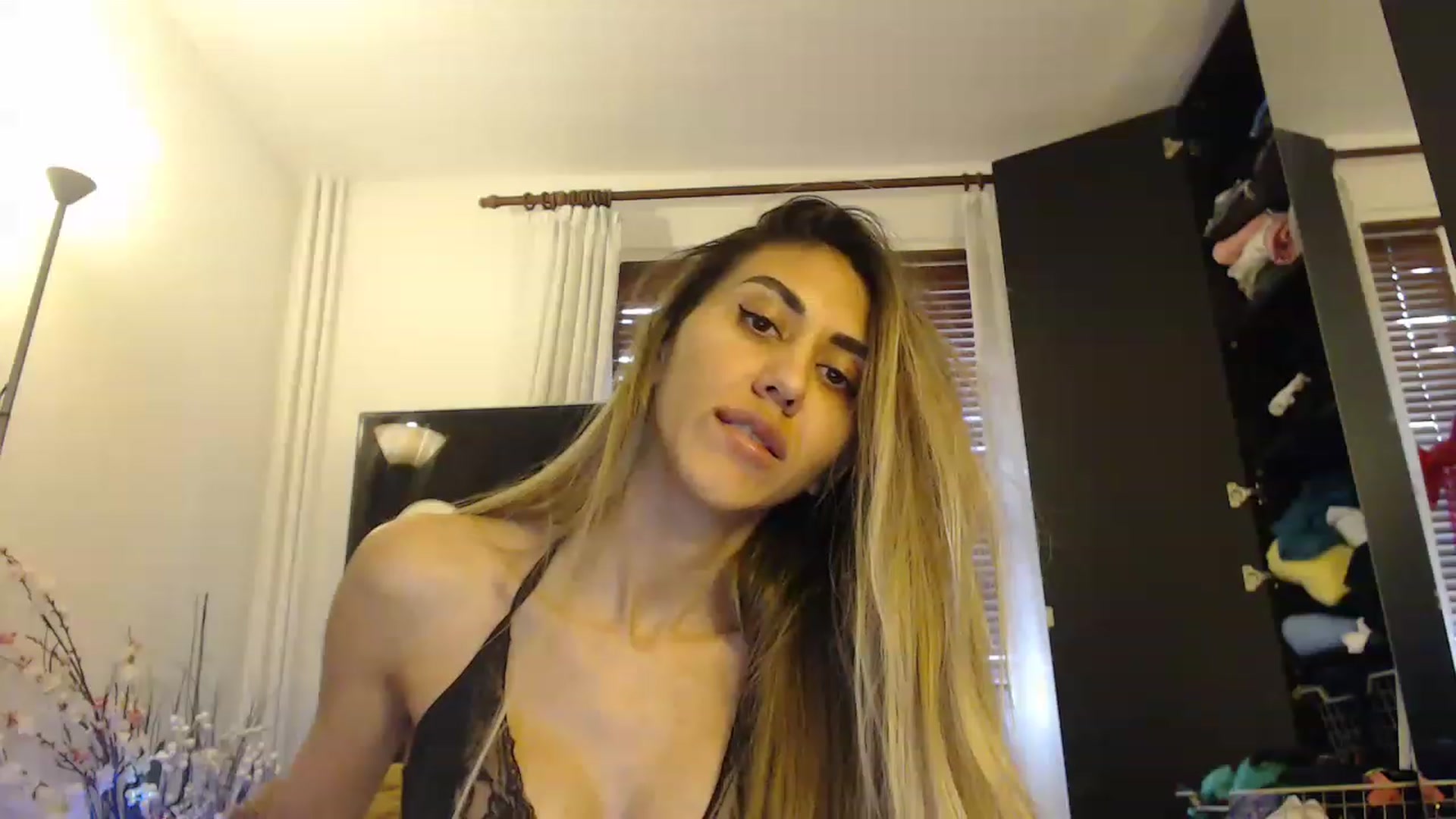 Gallery image thumbnail from Nicebitch23's myfreecams stream on, 02/13/2023, 12:35 image 18 of 20
