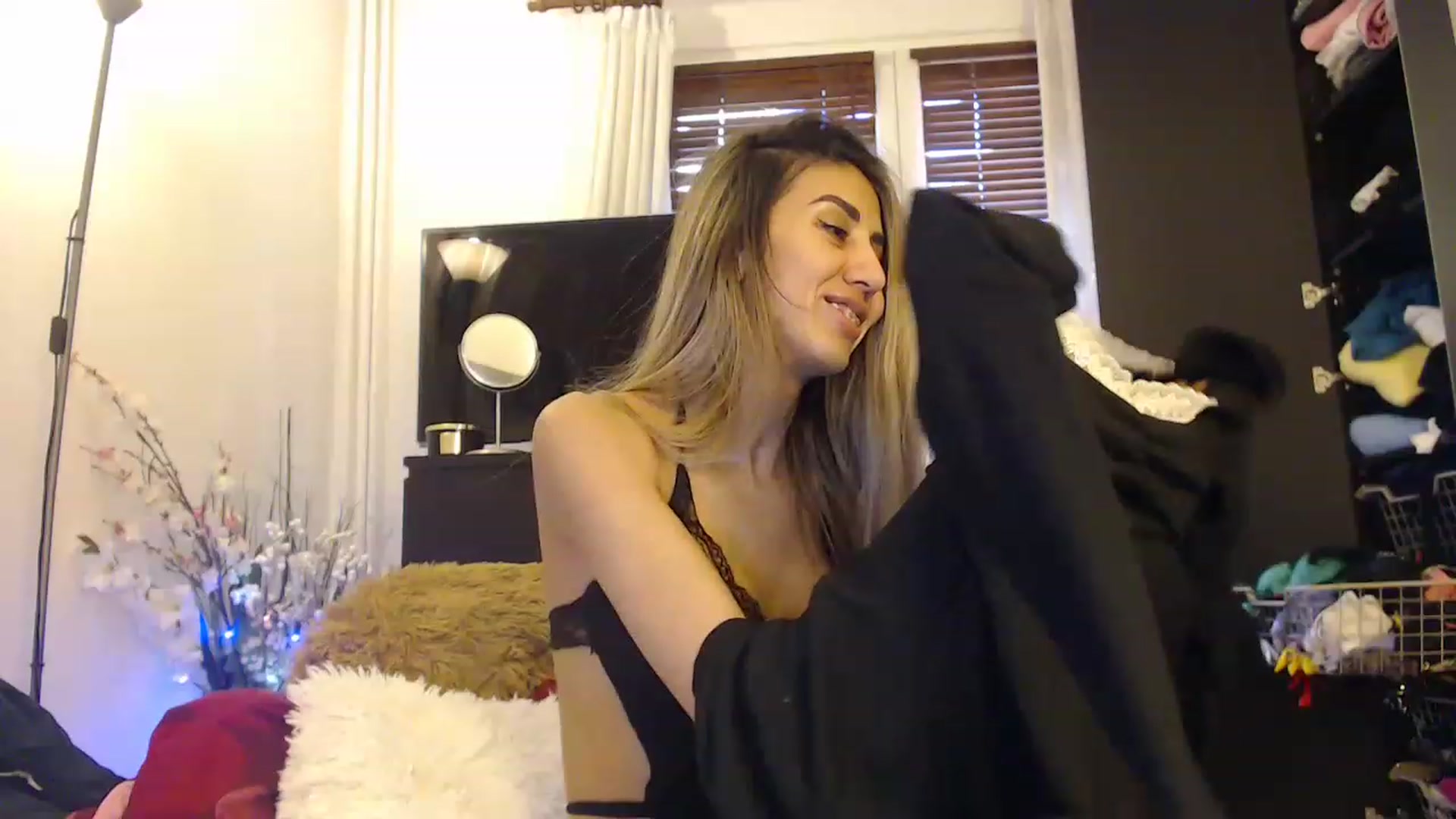 Gallery image thumbnail from Nicebitch23's myfreecams stream on, 02/13/2023, 12:35 image 15 of 20