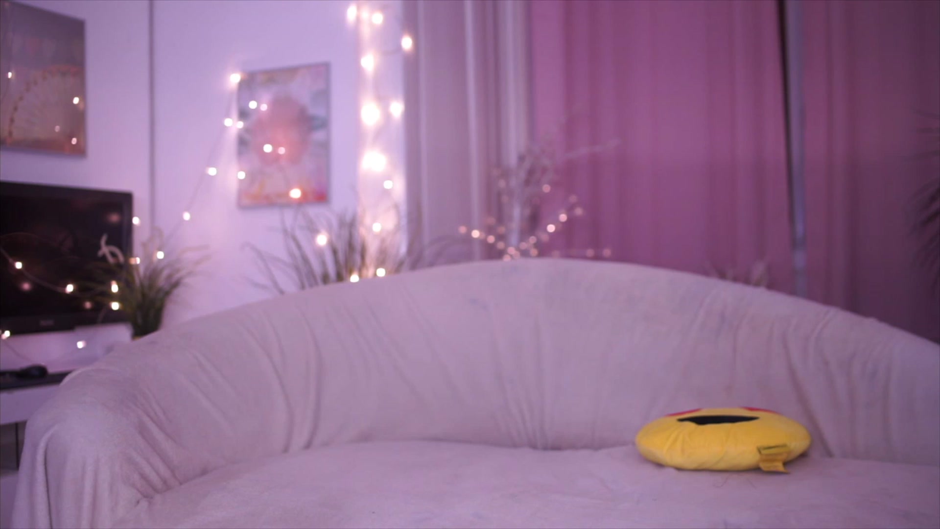Gallery image thumbnail from Nickey_'s myfreecams stream on, 12/12/2022, 20:42 image 17 of 20