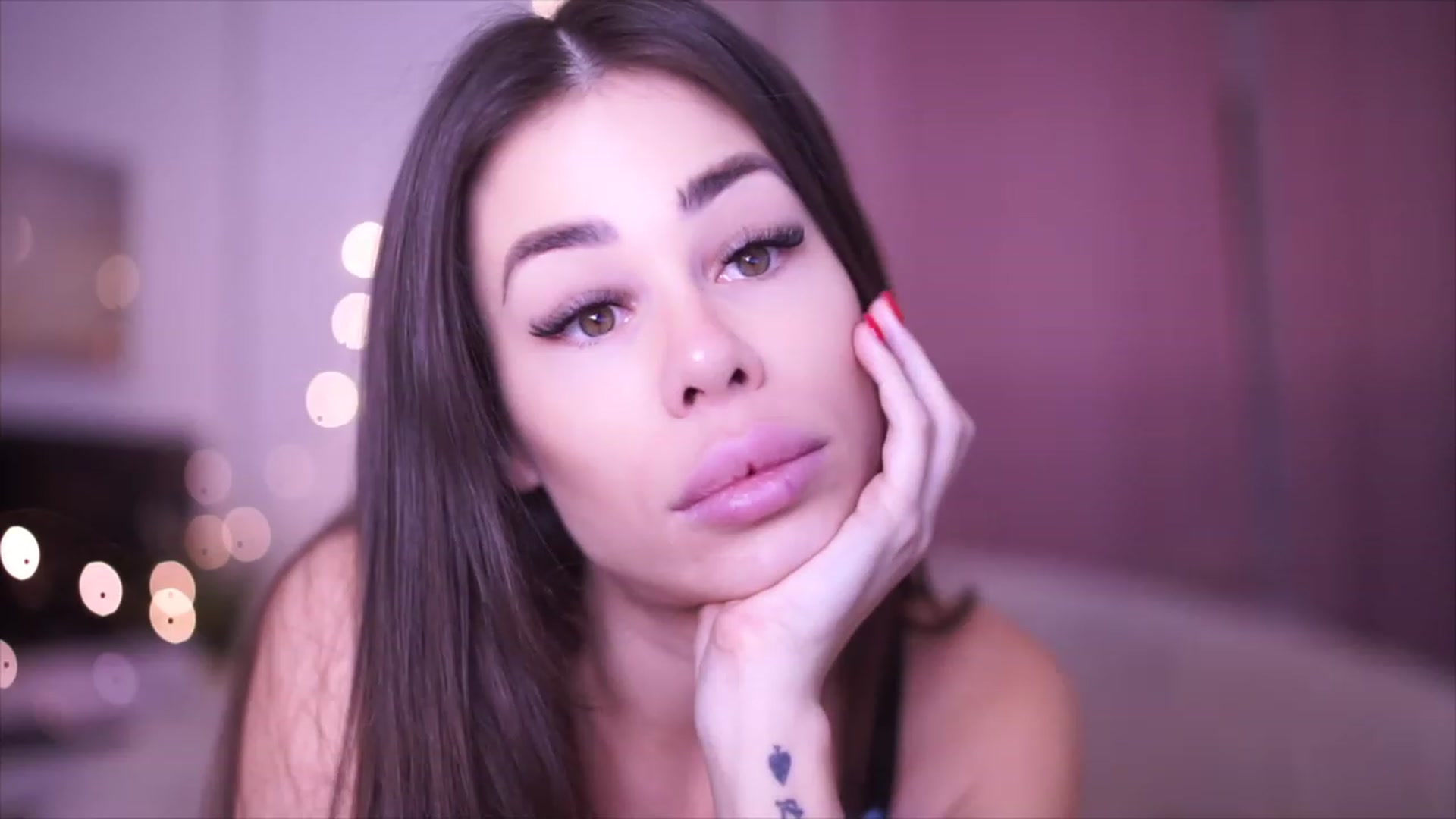 Gallery image thumbnail from Nickey_'s myfreecams stream on, 12/12/2022, 21:46 image 6 of 20