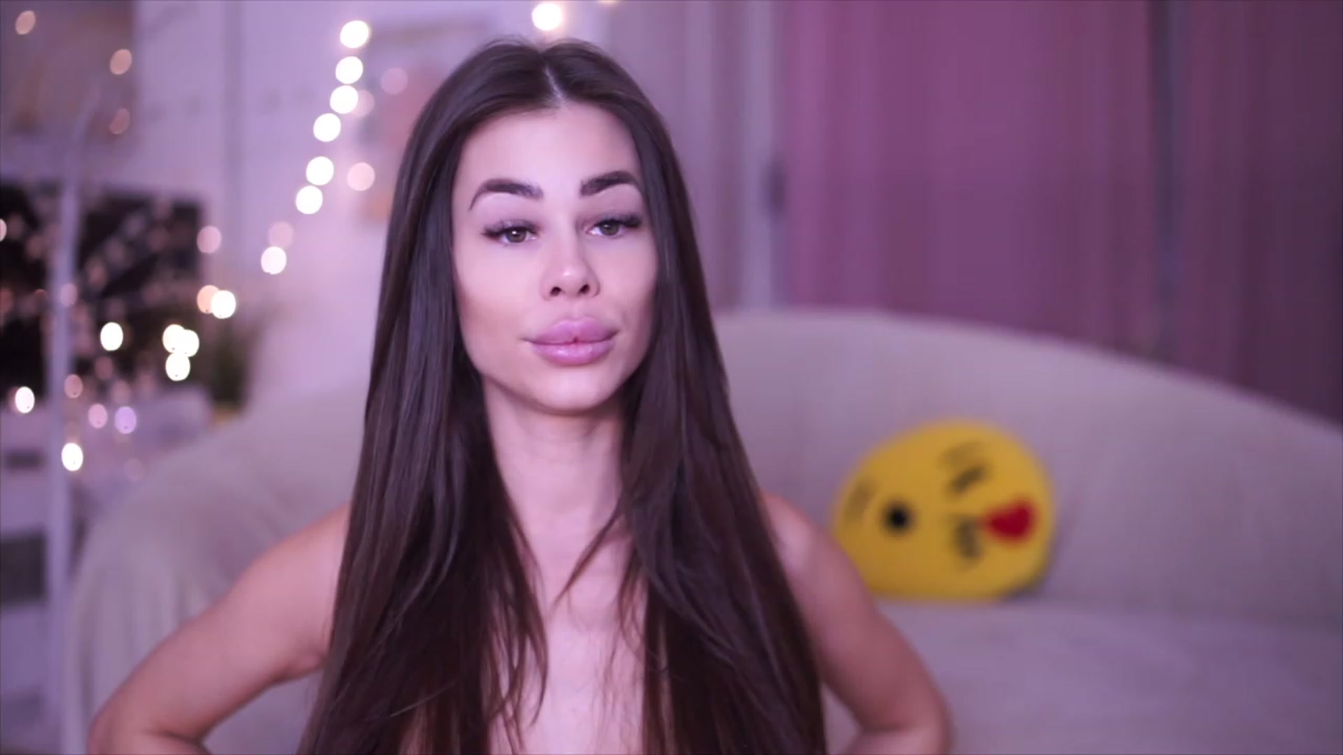 Gallery image thumbnail from Nickey_'s myfreecams stream on, 12/19/2022, 21:46 image 18 of 20