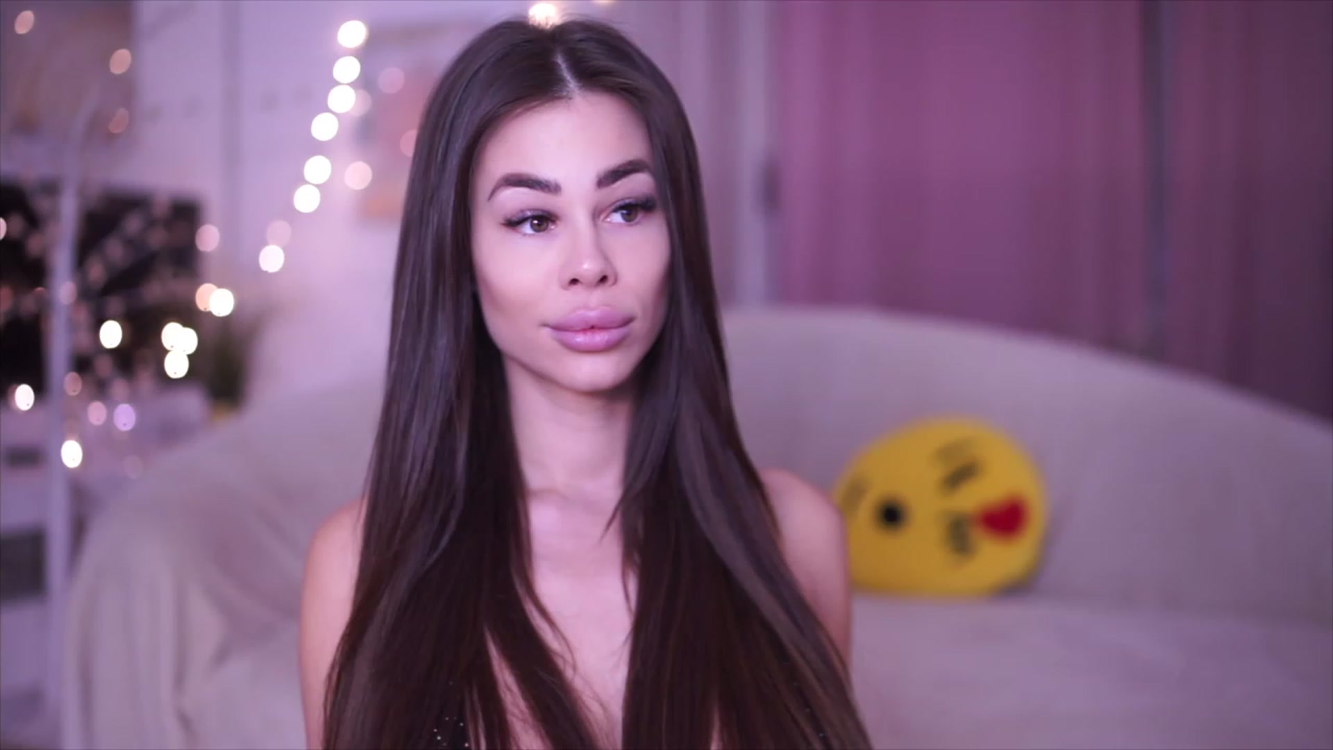 Gallery image thumbnail from Nickey_'s myfreecams stream on, 12/19/2022, 21:46 image 15 of 20